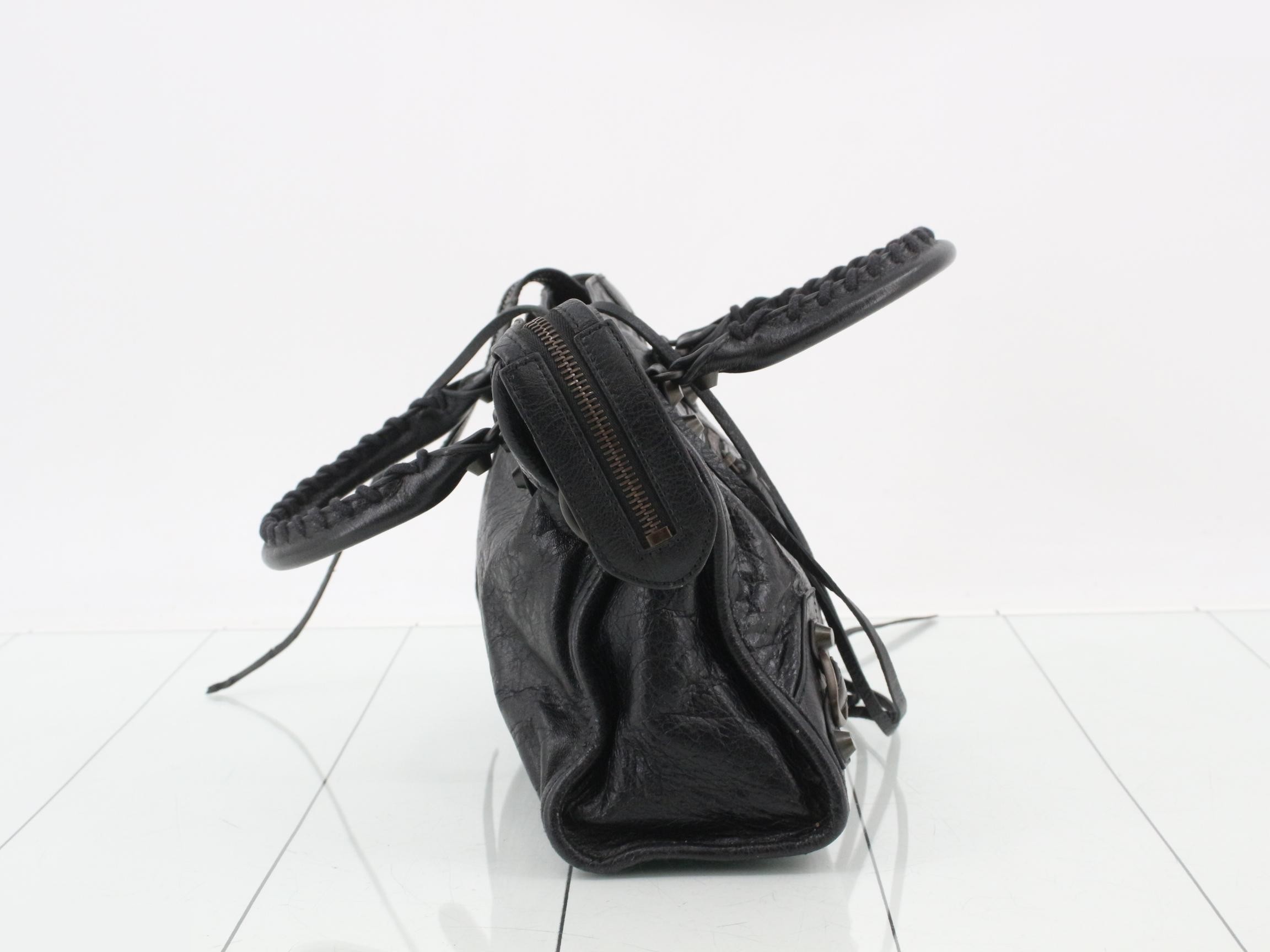 Classic (Bag) Shoulder Bag — view 4