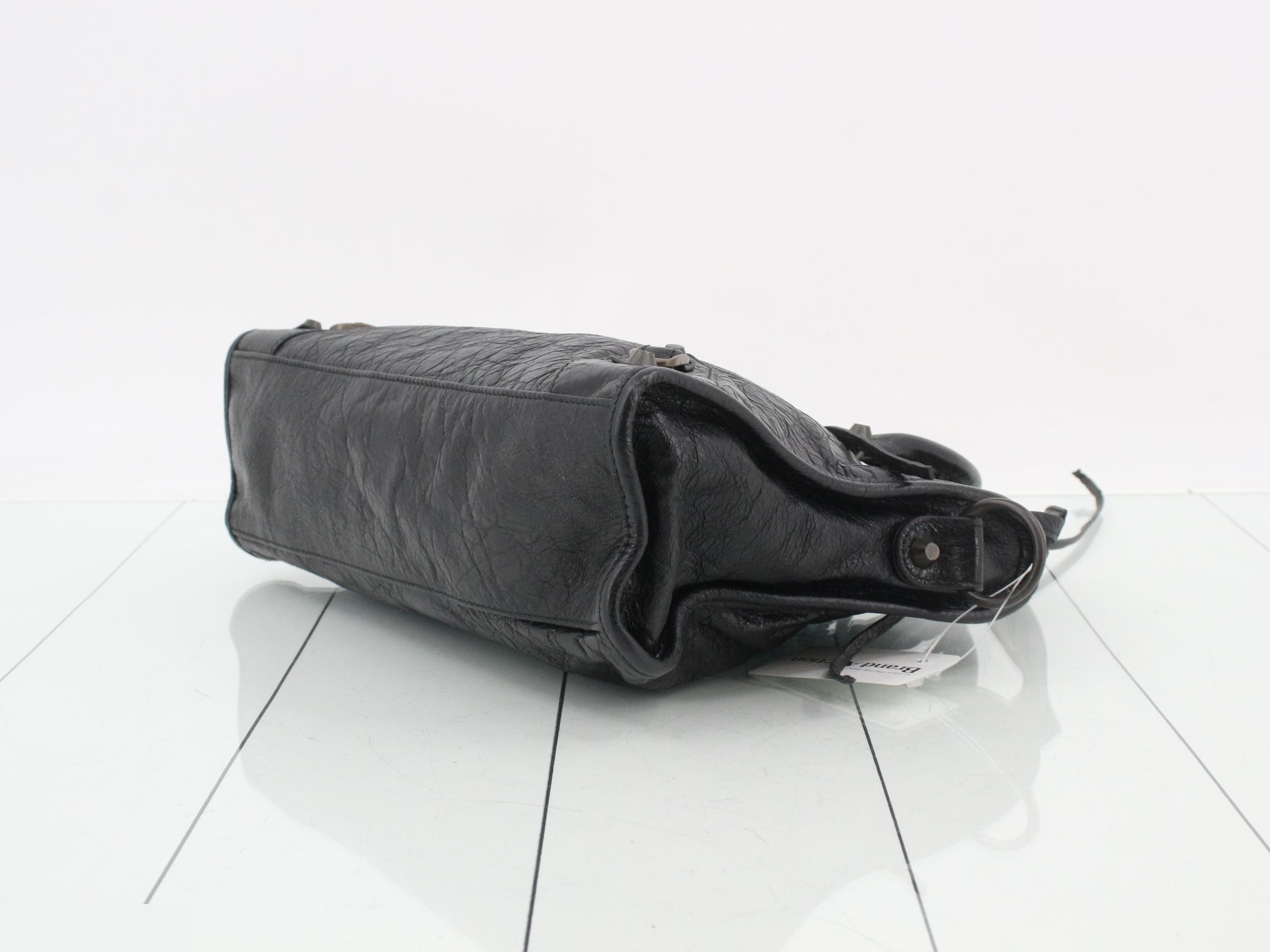 Classic (Bag) Shoulder Bag — view 6