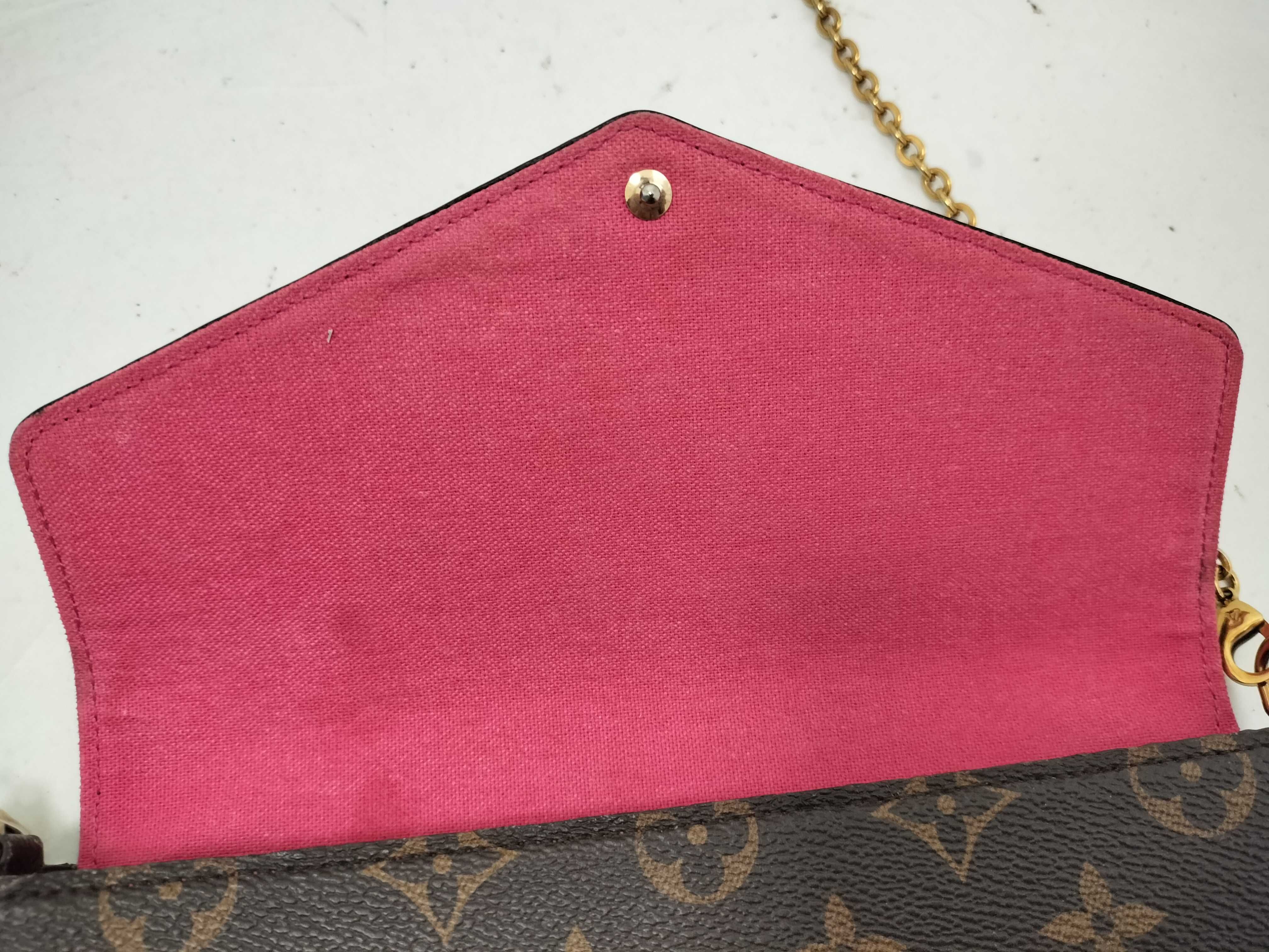 Chain Shoulder Bag — view 8