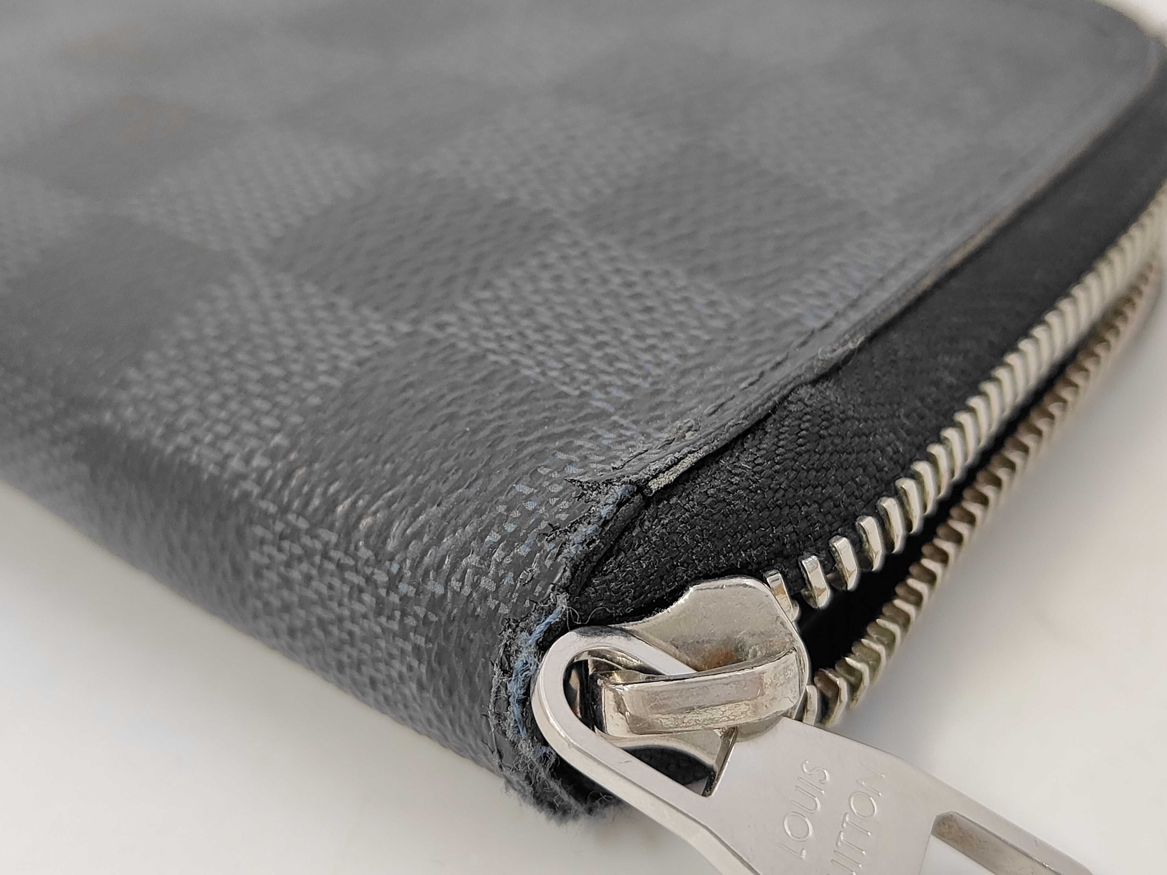 Graphite Zippy Wallet Vertical CA2187 Wallet — view 3