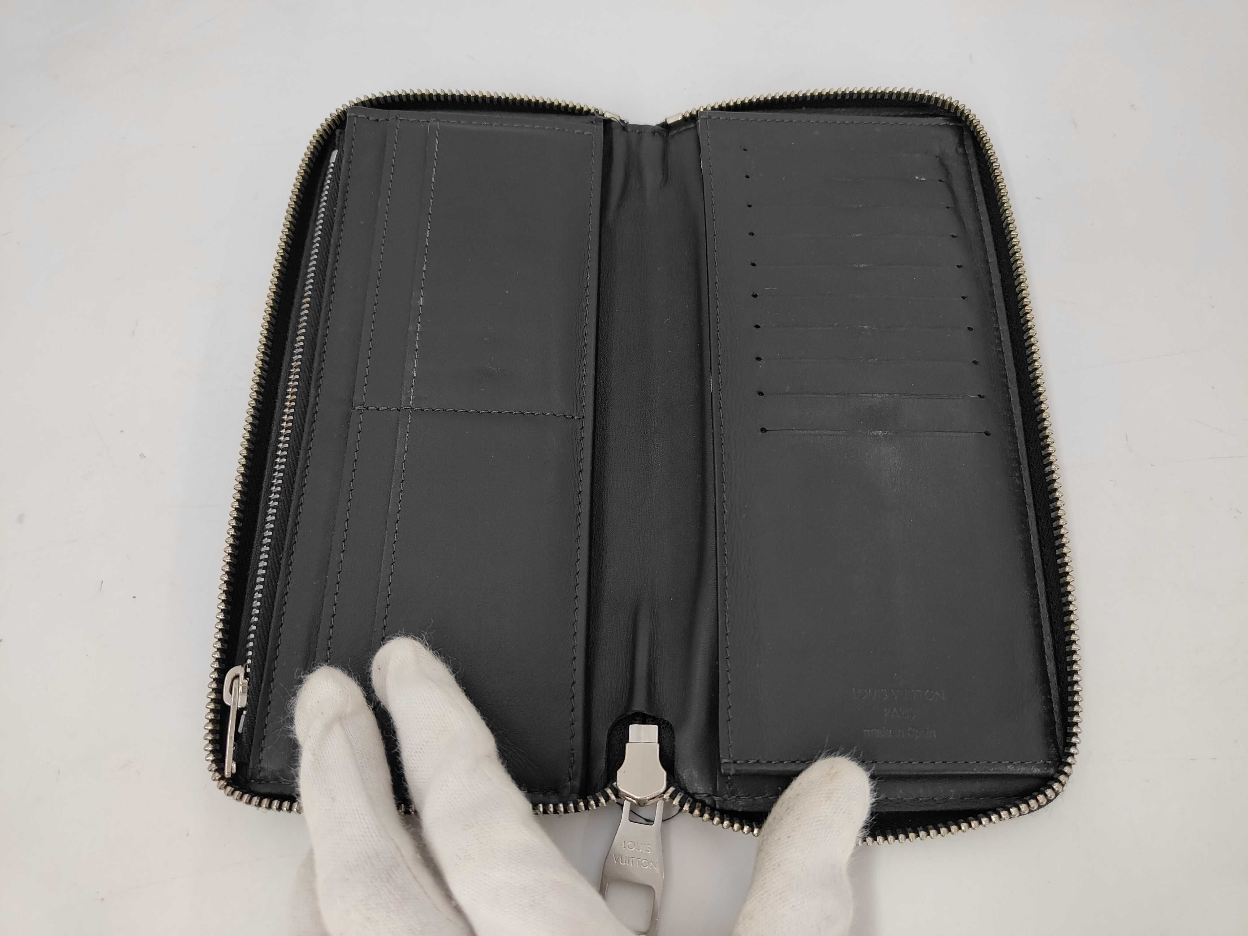 Graphite Zippy Wallet Vertical CA2187 Wallet — view 5
