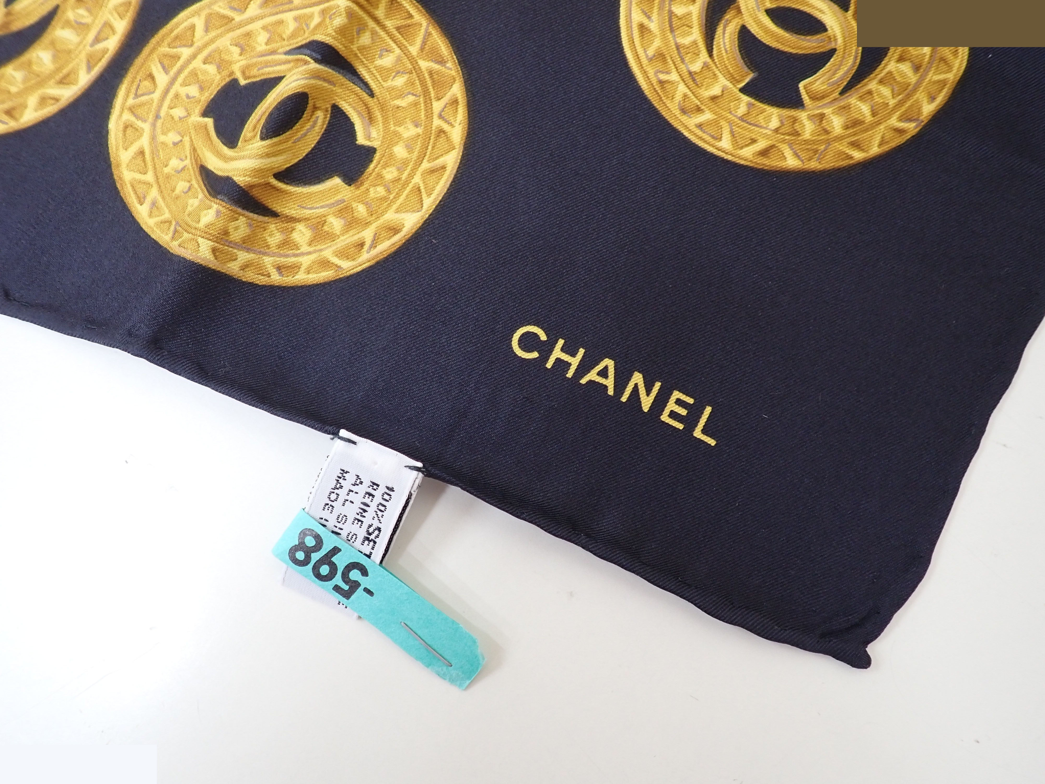 Other lines: Small items, accessories, scarves — view 3