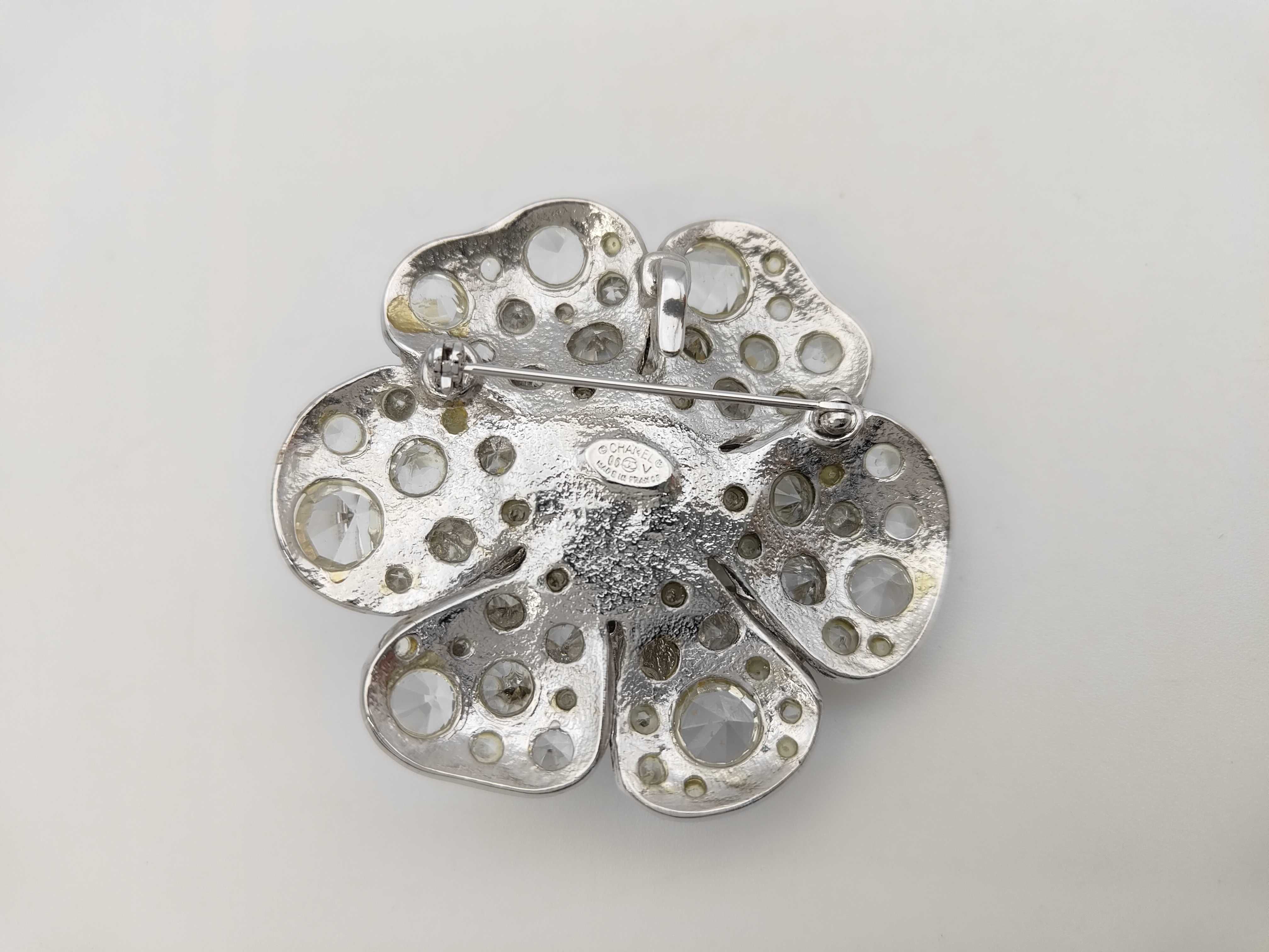 Camellia/Rhinestone/06V Brooch — view 2