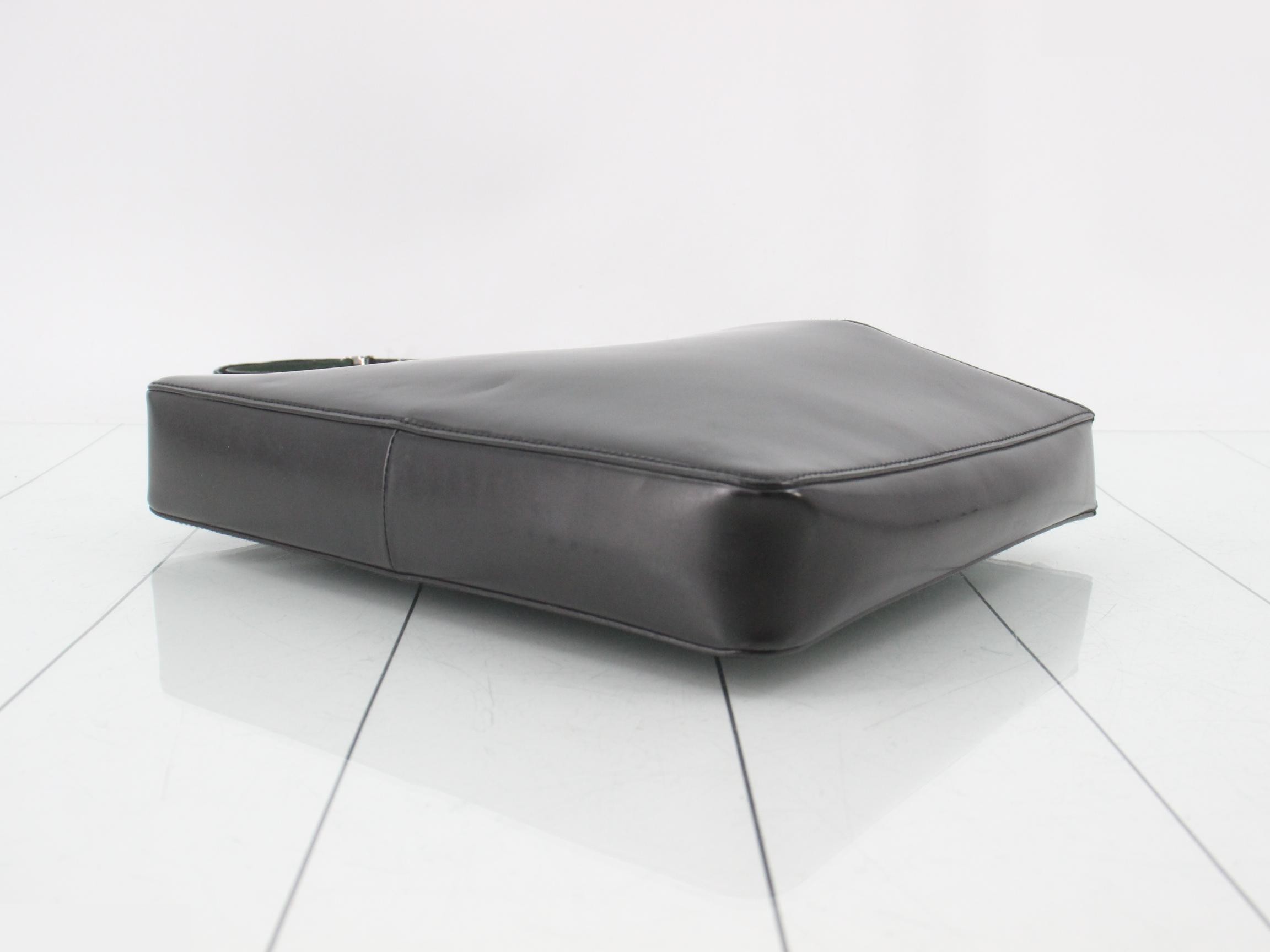 Sherry Rubber Black with Pouch — view 6