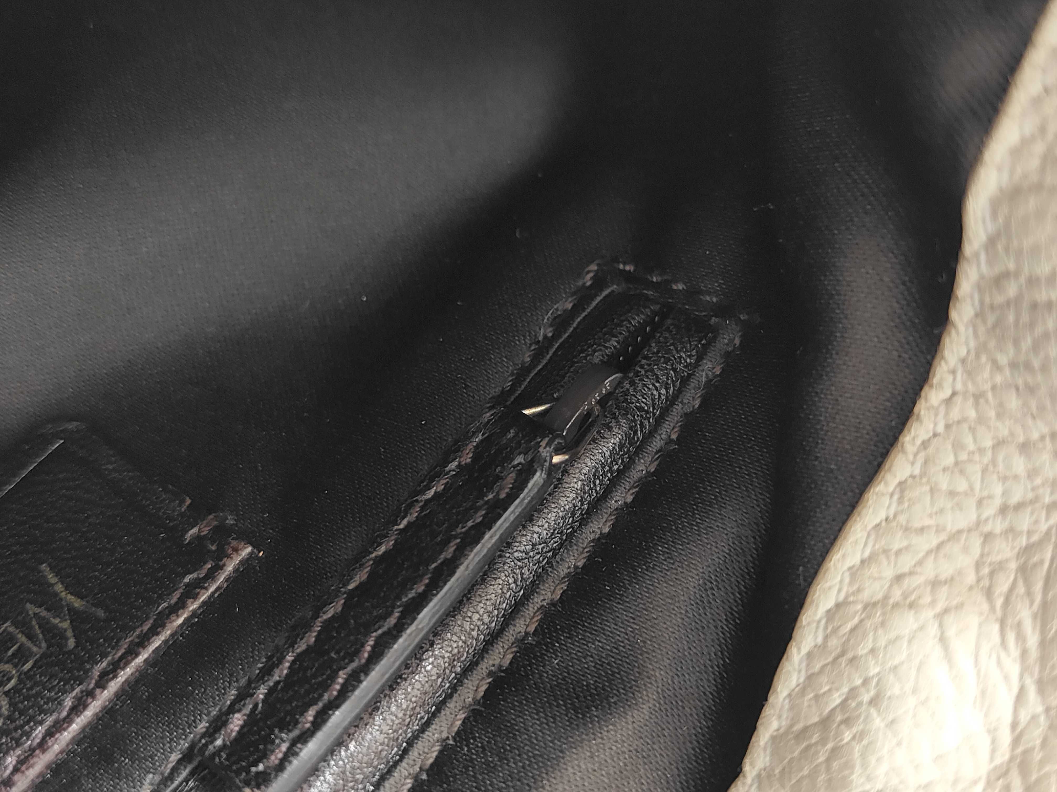 Tom Ford era Sakhalin leather ring bag YSL charm shoulder bag — view 13