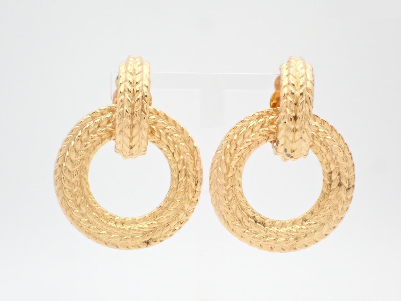 circle earrings