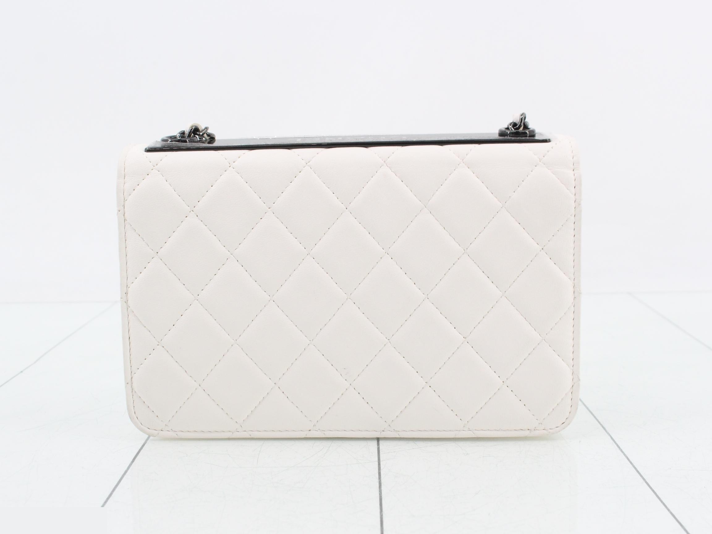 Trendy CC Matelassé Lambskin Chain Wallet — view 2