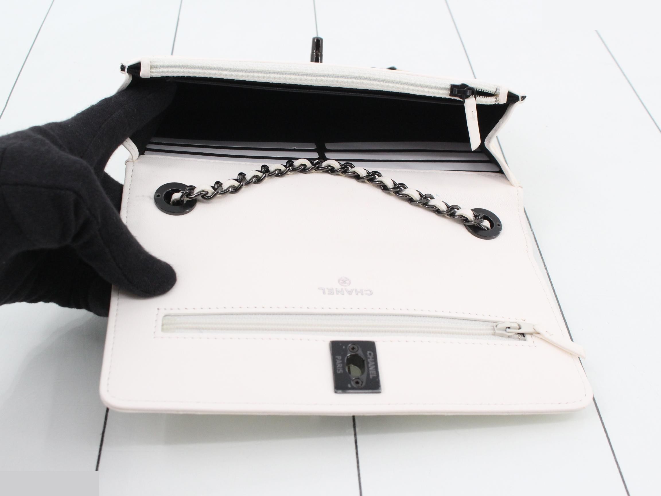 Trendy CC Matelassé Lambskin Chain Wallet — view 4