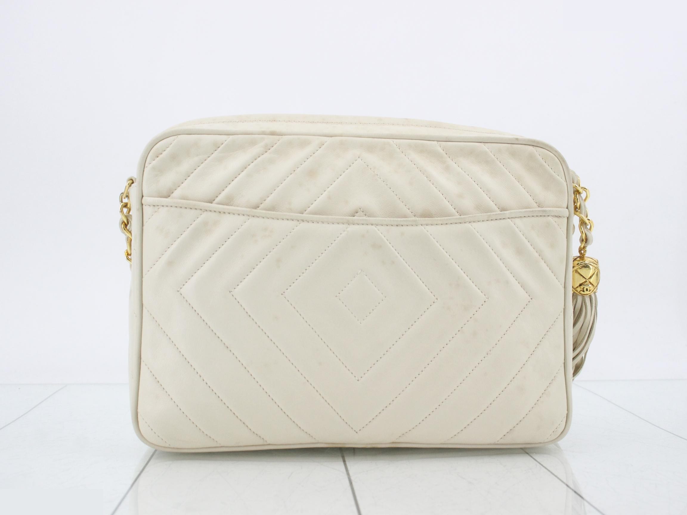 Chain shoulder bag, beige — view 2