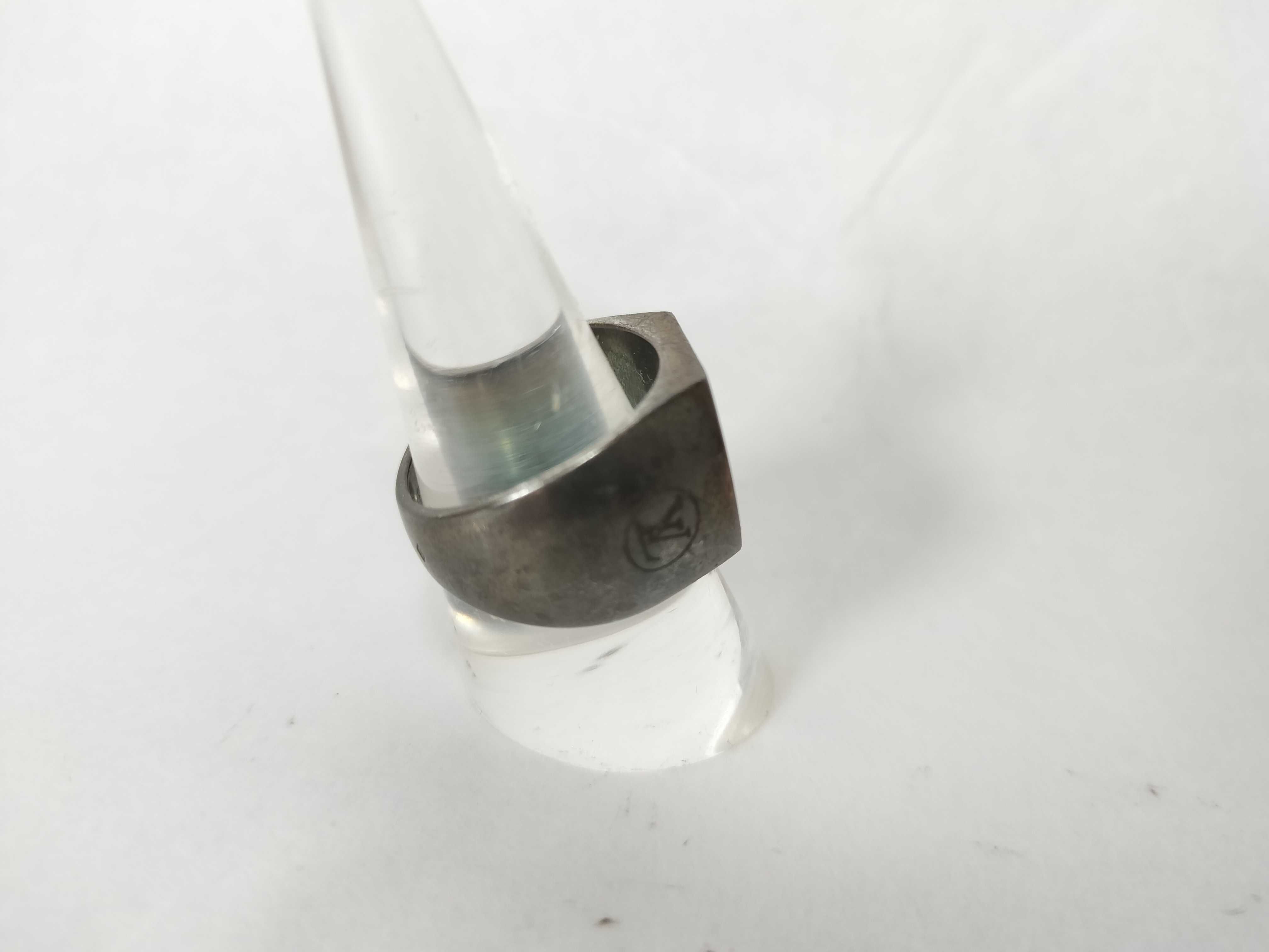 Monogram Vuitton Bague Fleur Monogram M65496 Ring — view 3