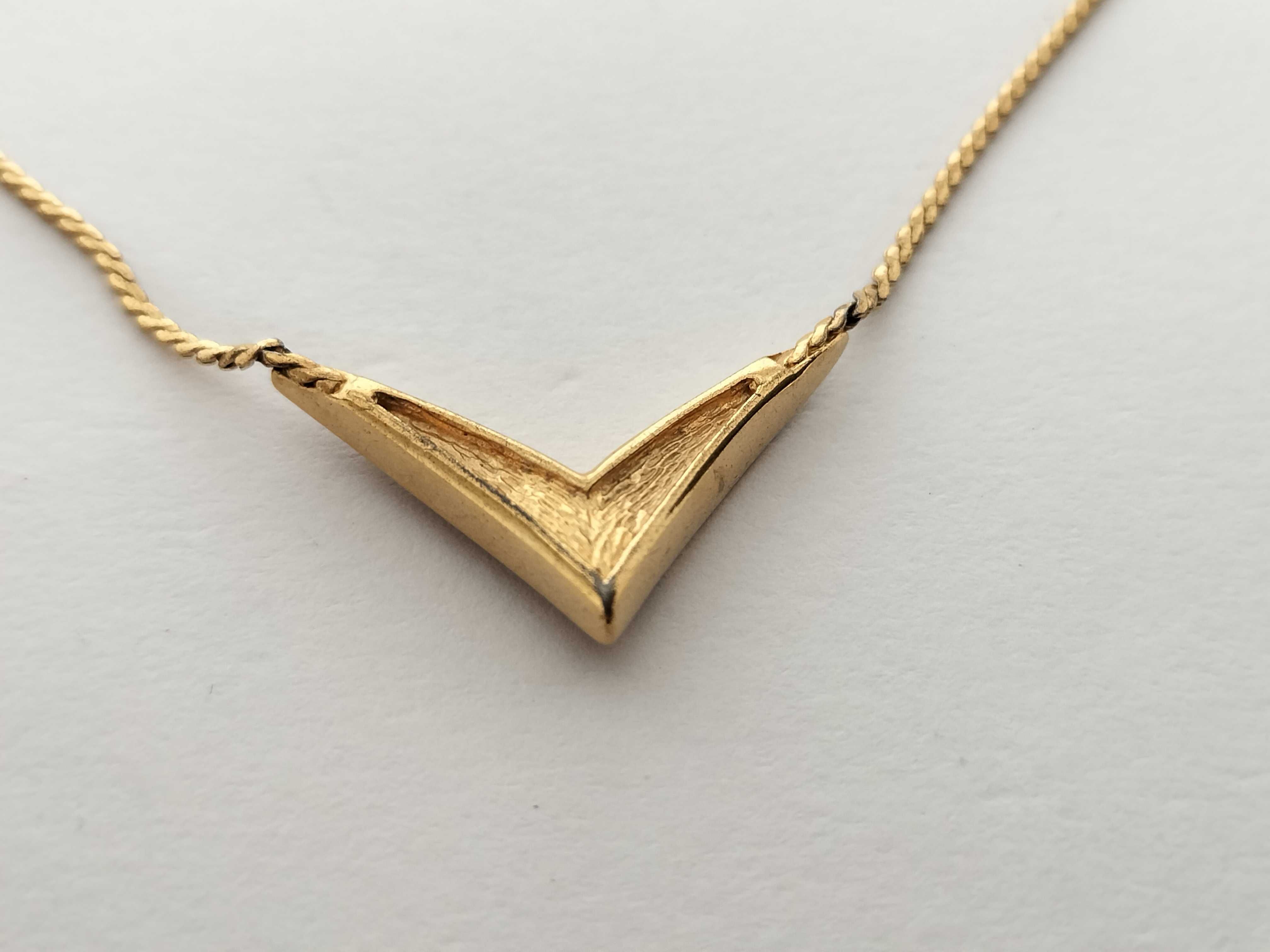 necklace — view 2