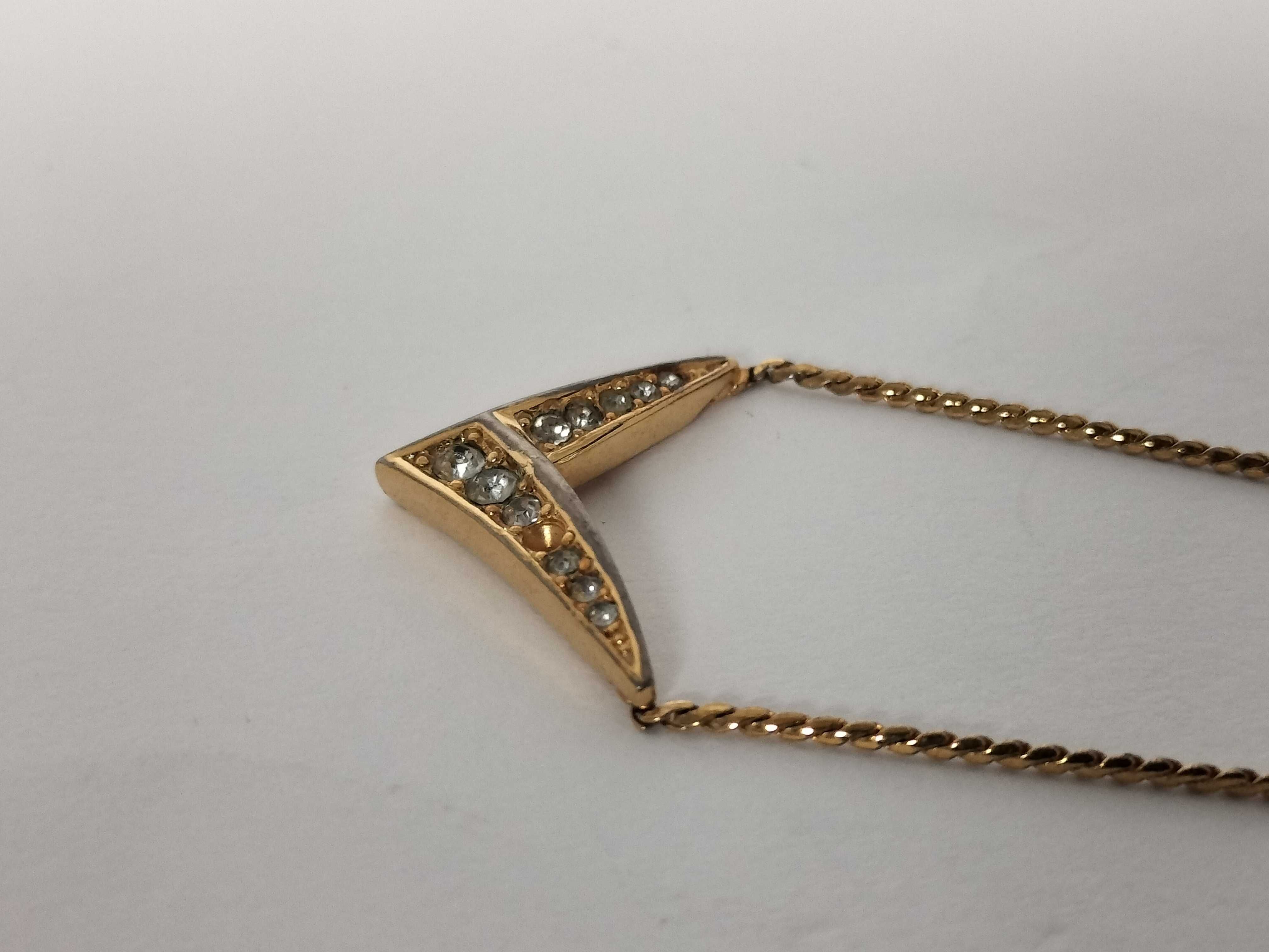 necklace — view 3