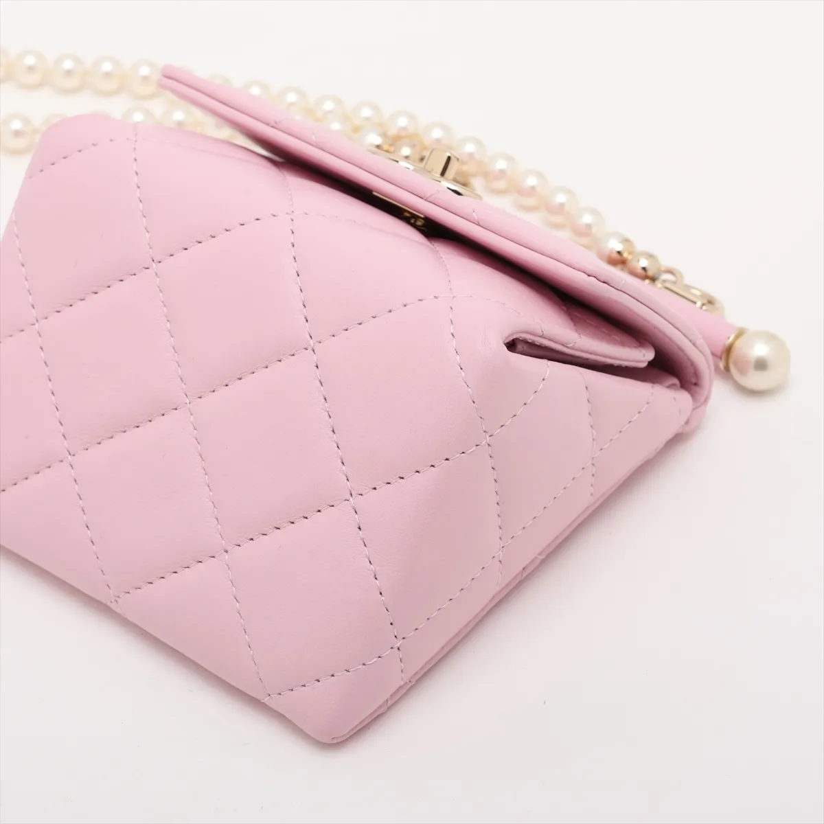 [Individually packaged] Chanel Matelassé Lambskin Chain Shoulder Bag, Pearl Pink, Gold Hardware, TP918XL8, Random Serial Number, with Mirror — view 3