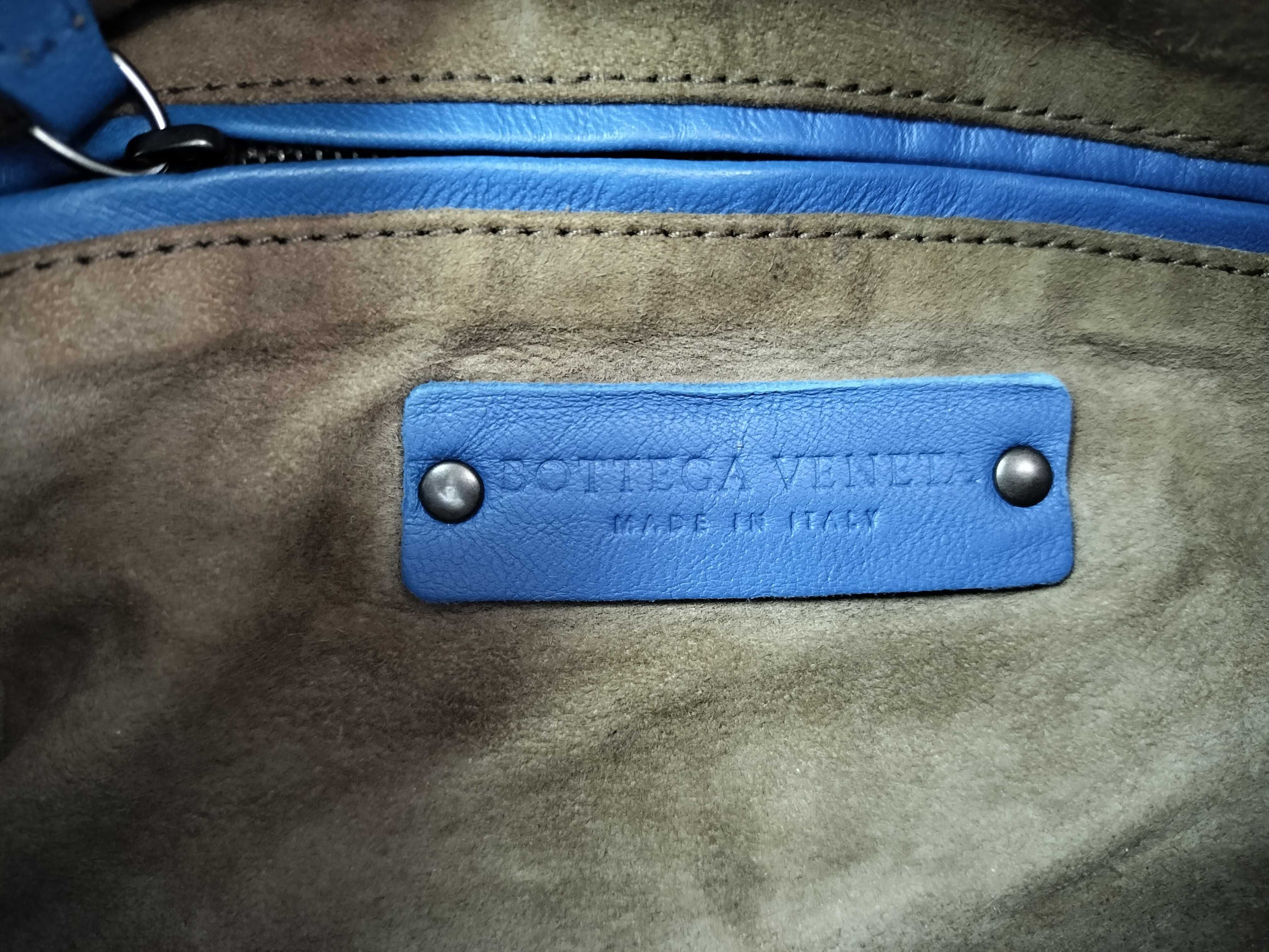 Intrecciato Leather 2-Way Shoulder Bag, Blue Handbag — view 9