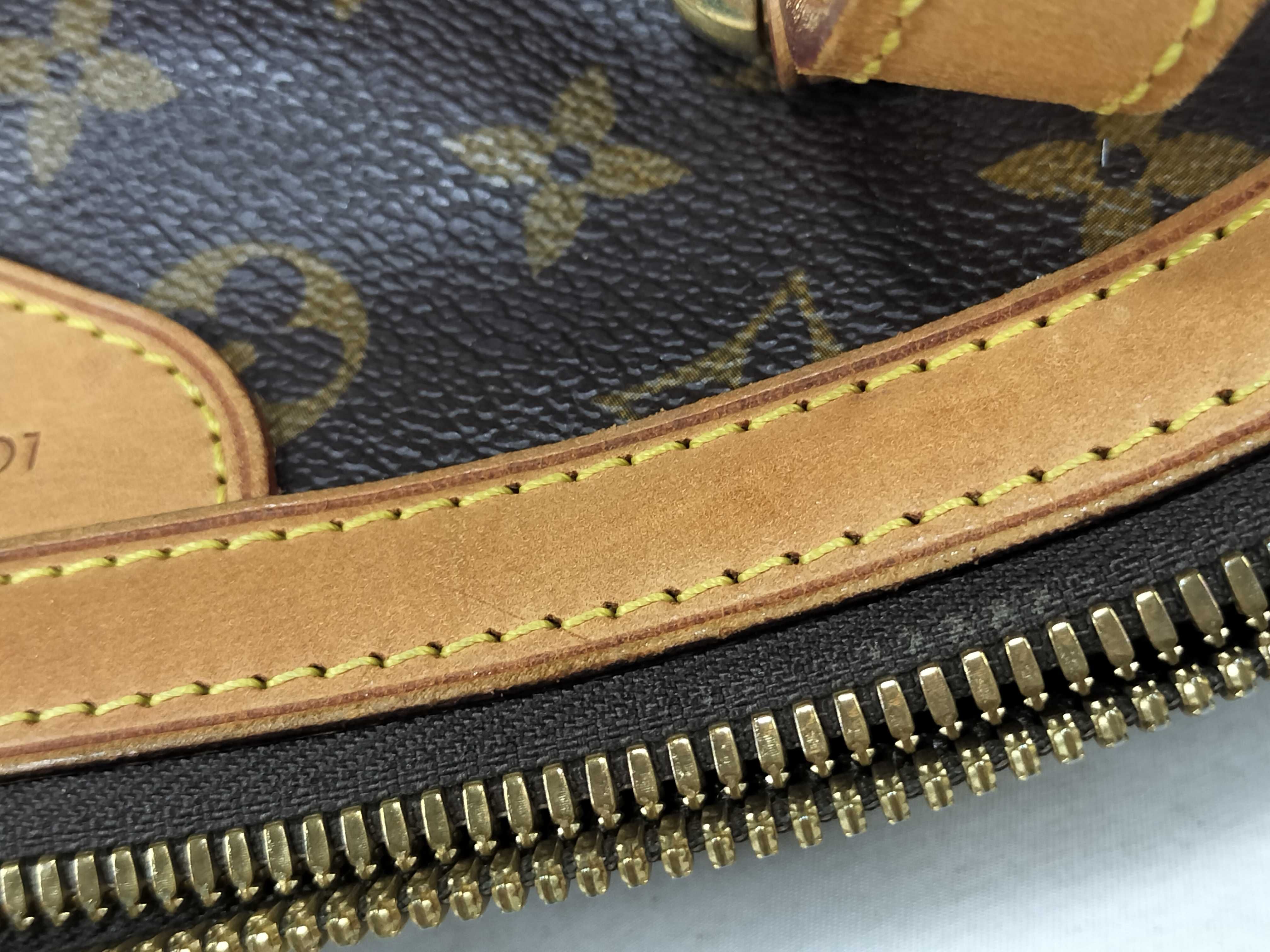 Monogram Louis Vuitton Brown Monogram M40144 Tivoli GM Shoulder Bag — view 15