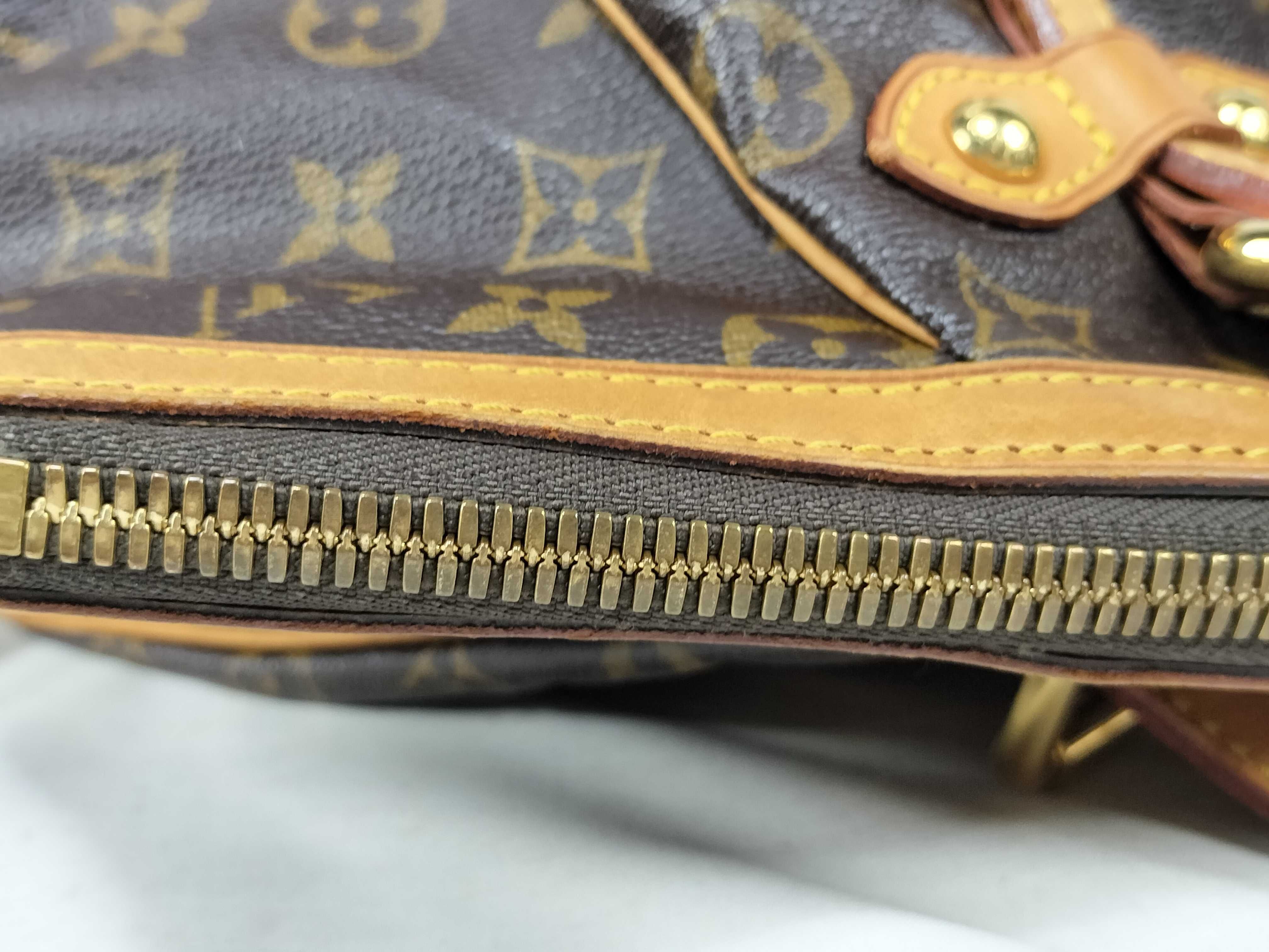 Monogram Louis Vuitton Brown Monogram M40144 Tivoli GM Shoulder Bag — view 6