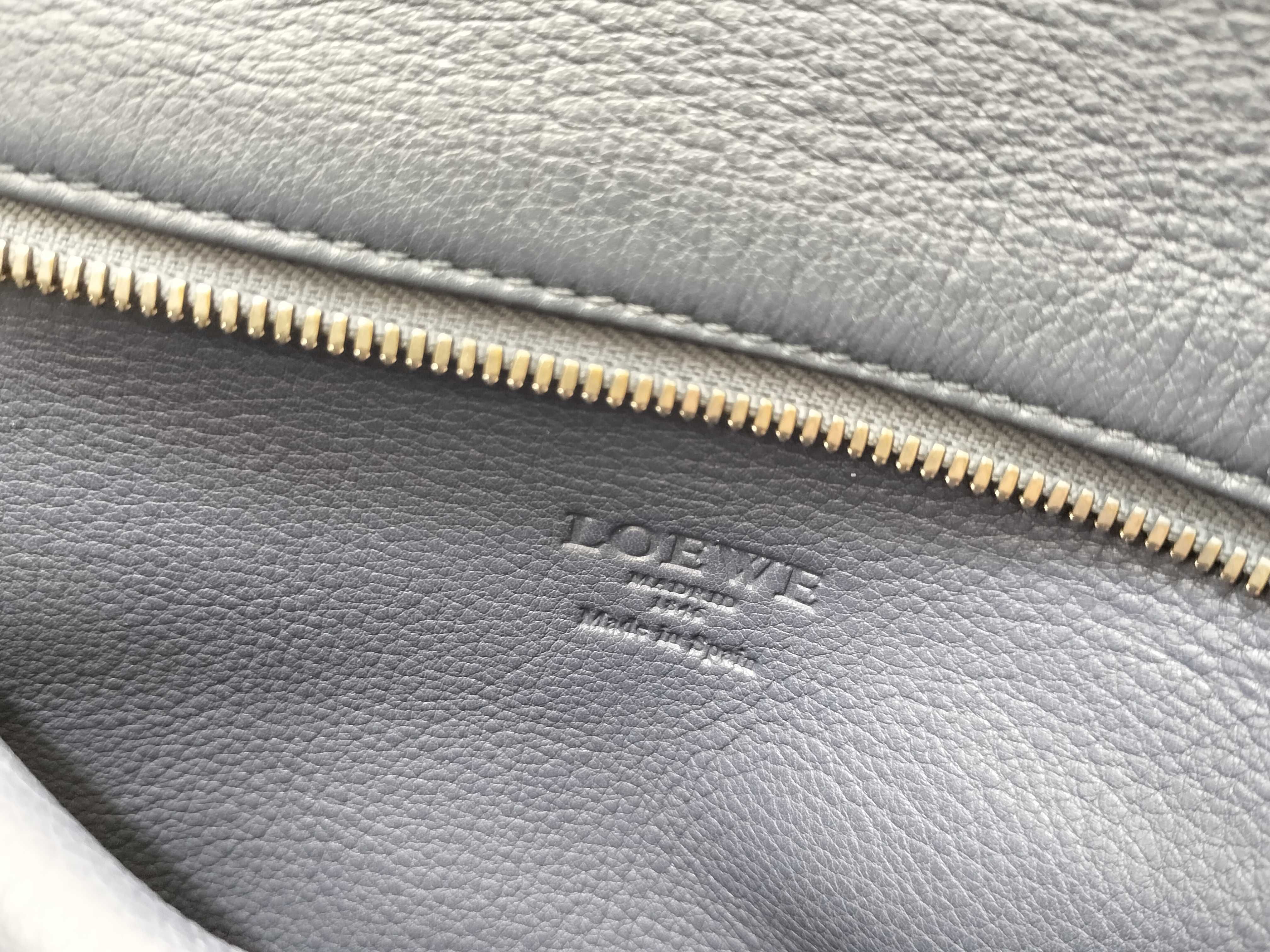 Amazona Leather Boston Bag (Hardware missing) — view 15