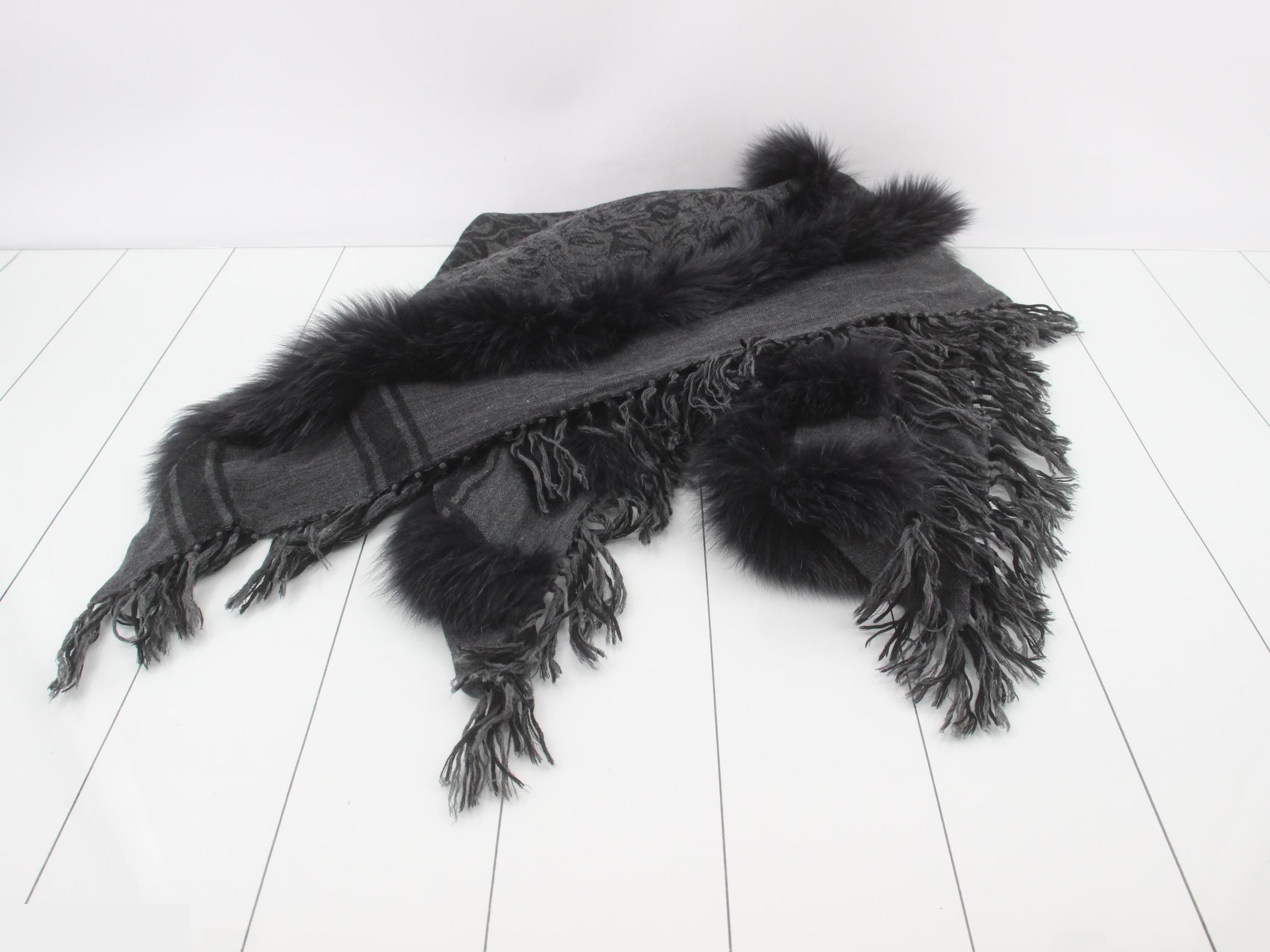 Fox fur trim GG pattern stole — view 3