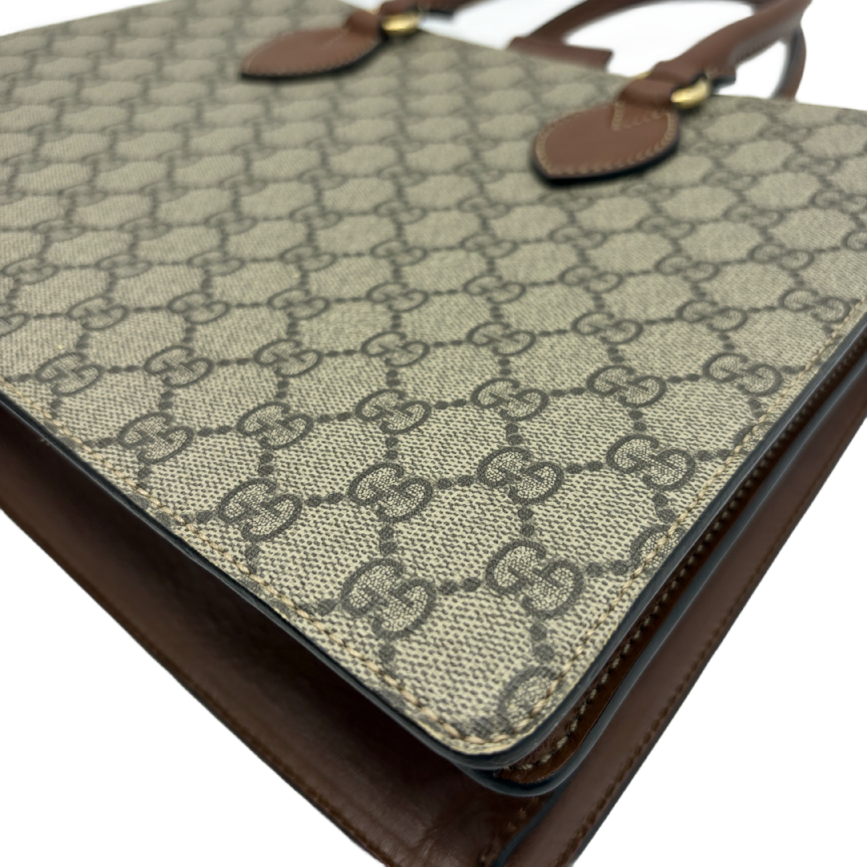 GG Supreme 2-Way Handbag — view 9