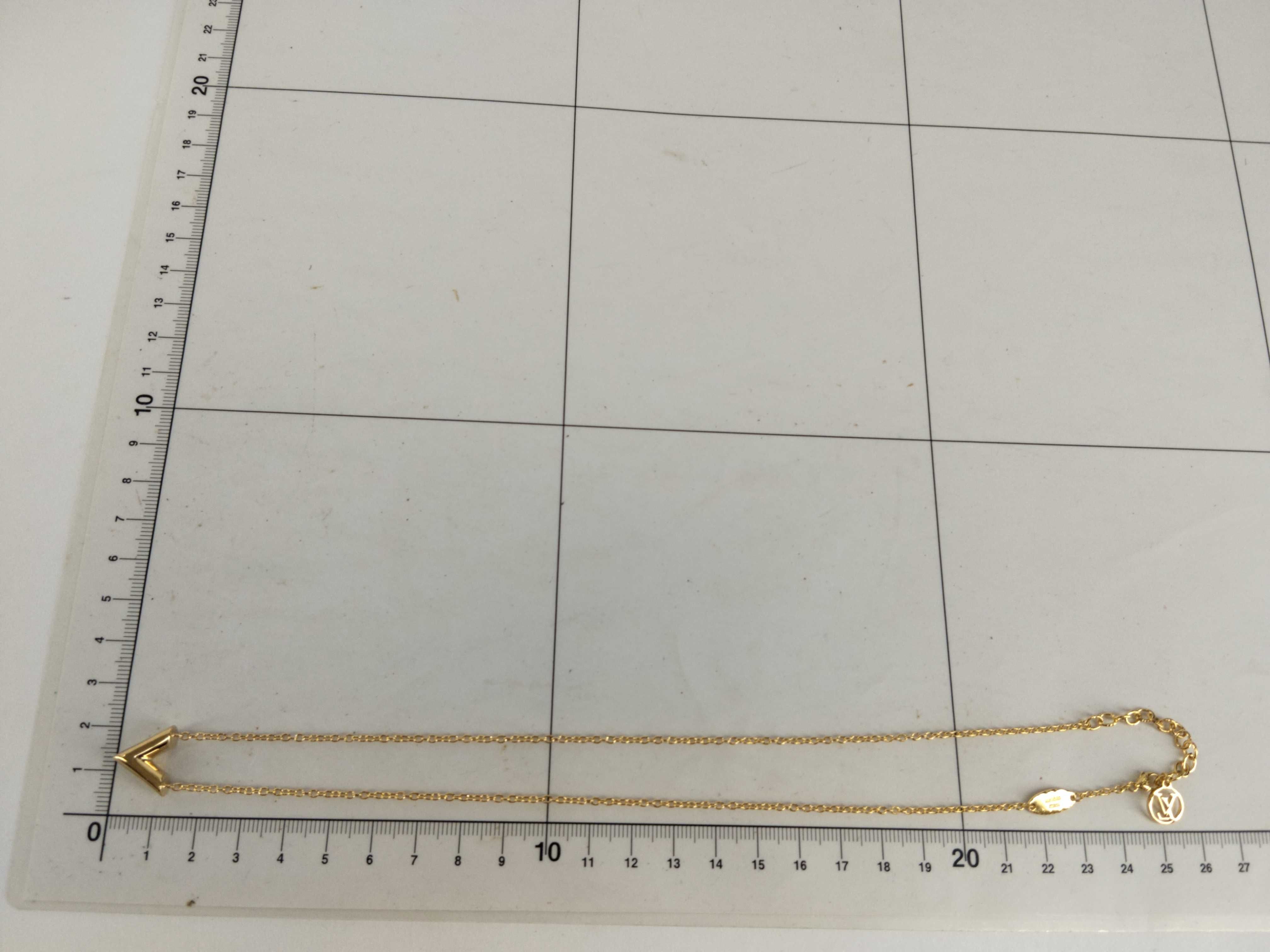 Essential V Necklace M61083 Necklace — view 10
