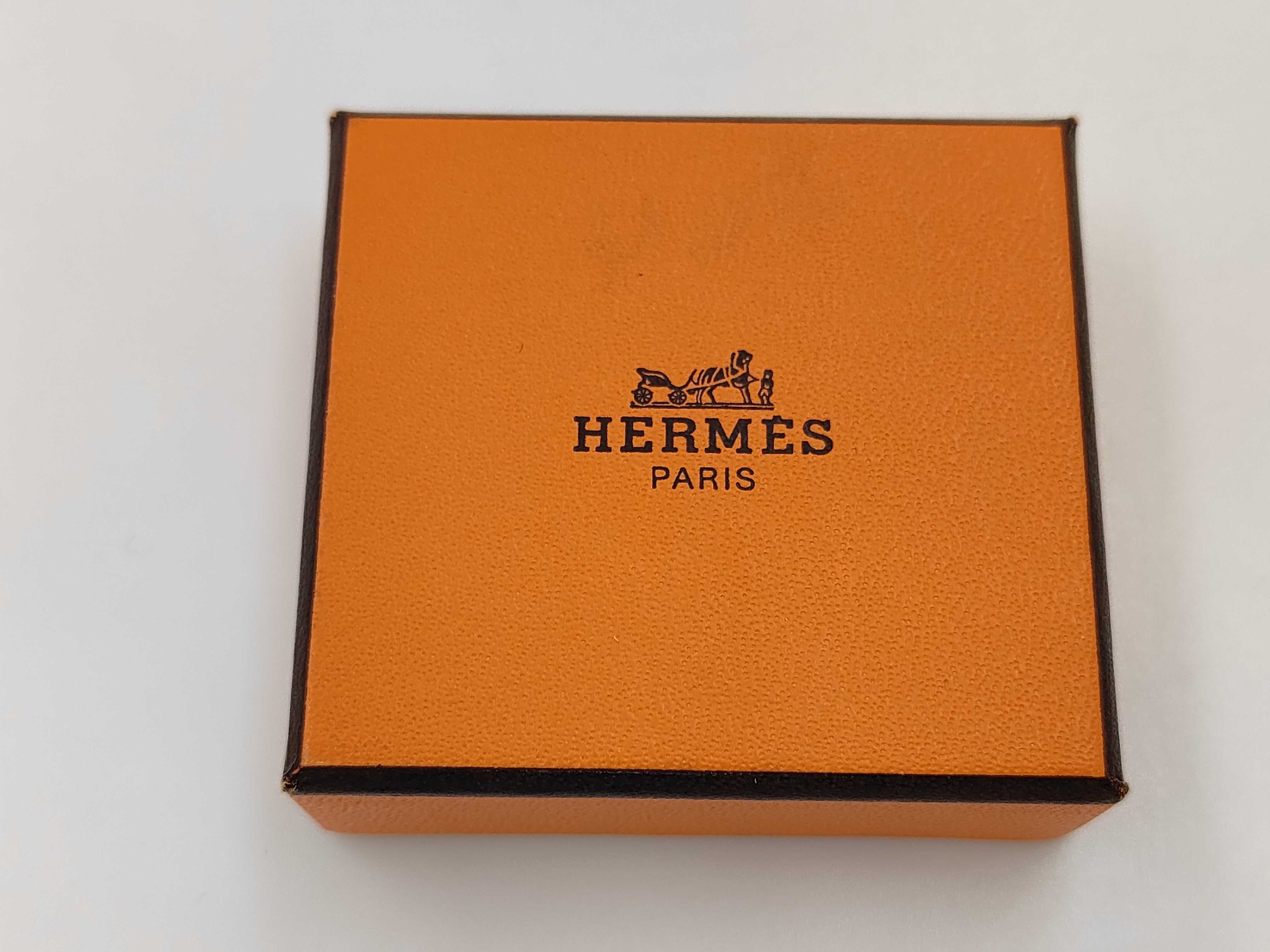 scarf ring, box, and other accessories. — view 6