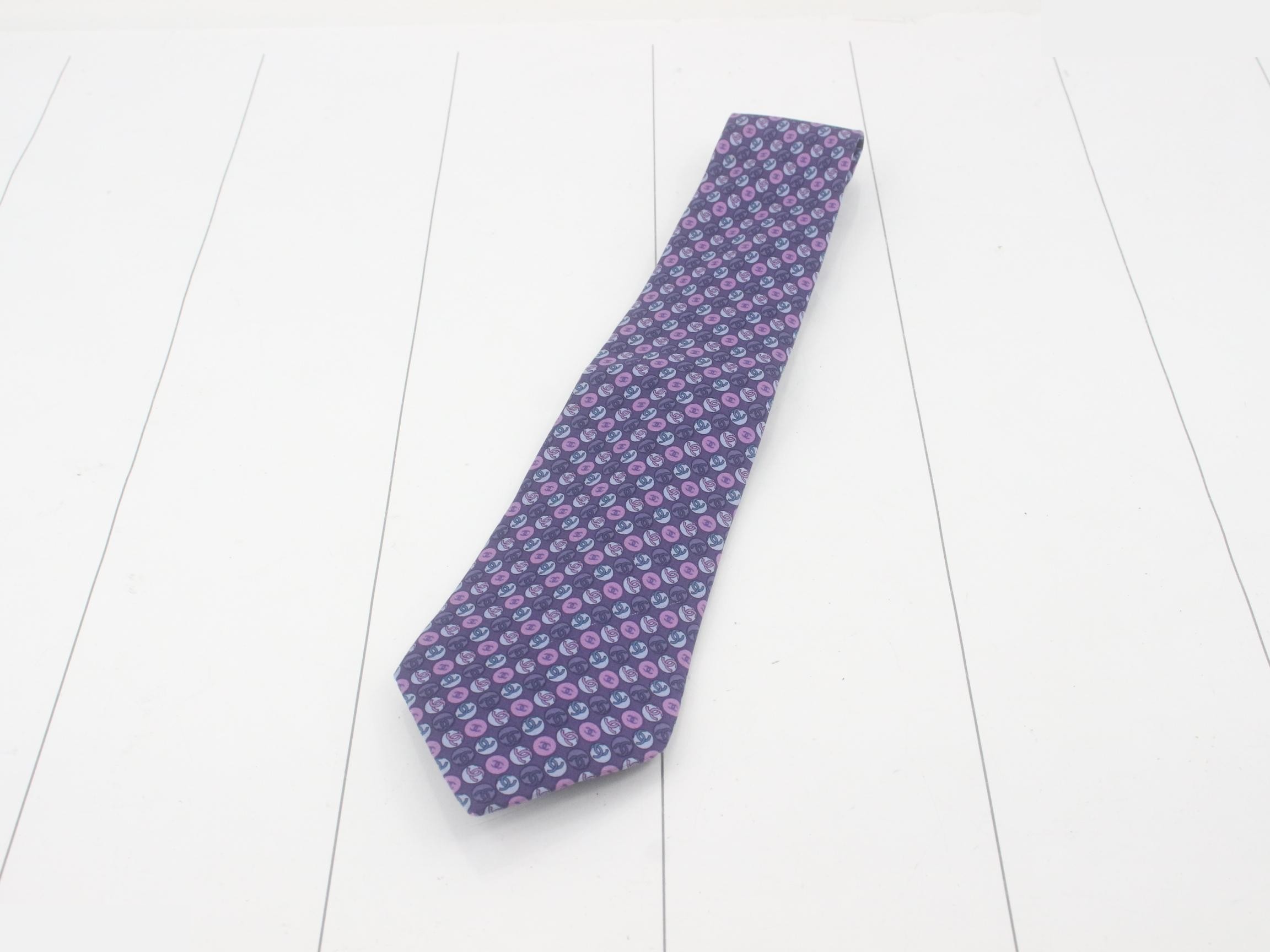 Two ties — view 3