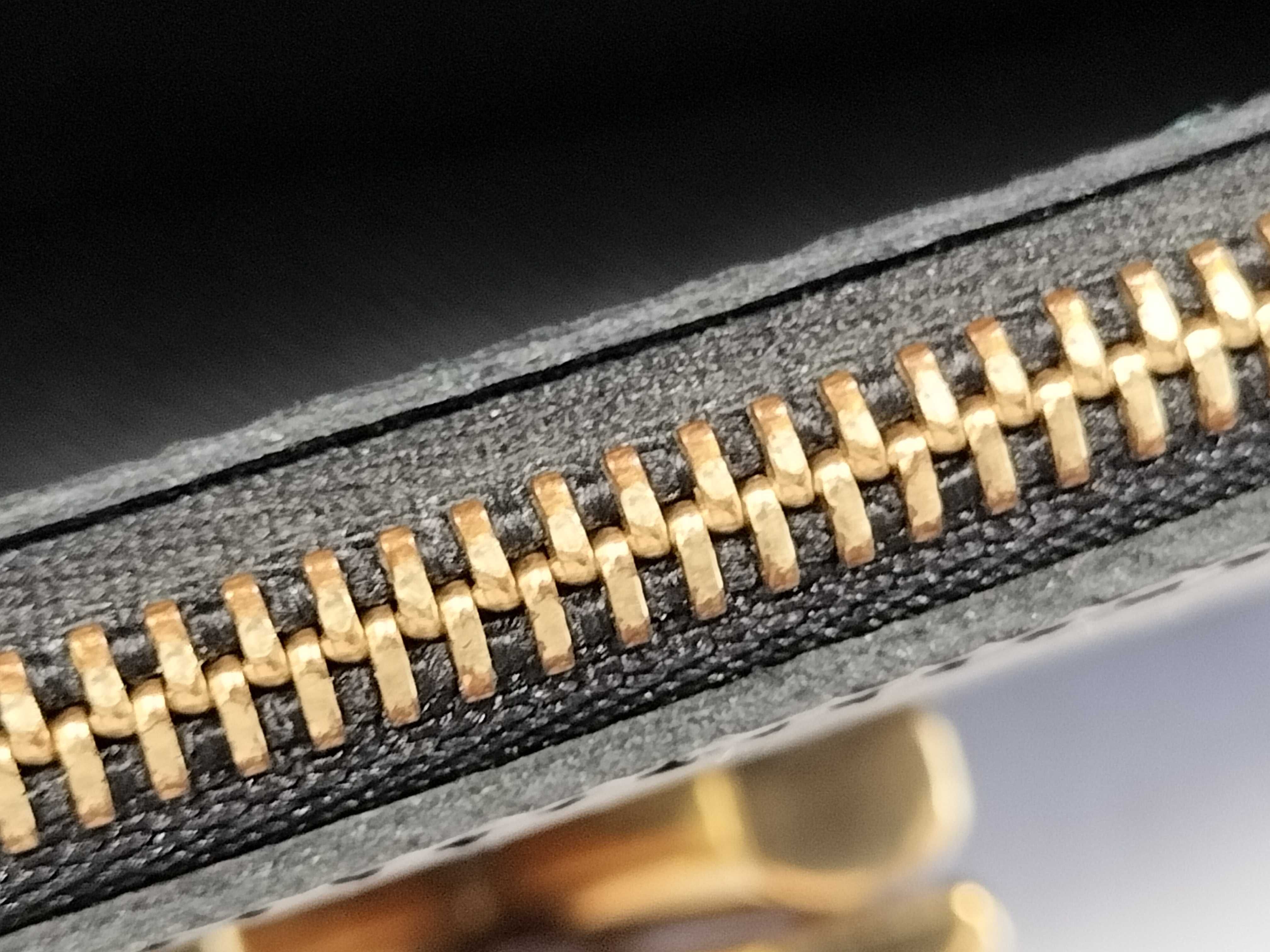 Epi Louis Vuitton Twist Chain Shoulder Bag — view 14