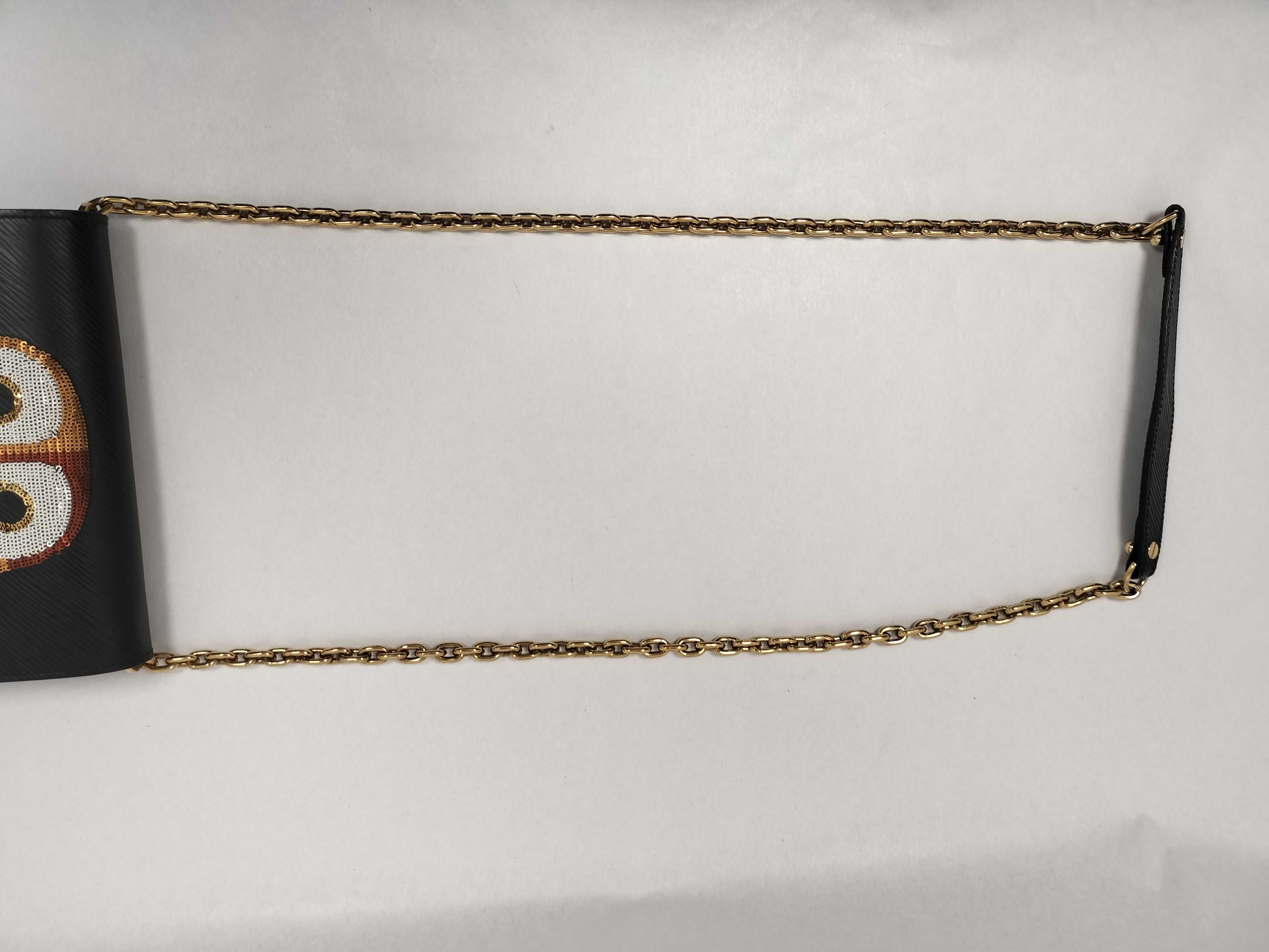Epi Louis Vuitton Twist Chain Shoulder Bag — view 3