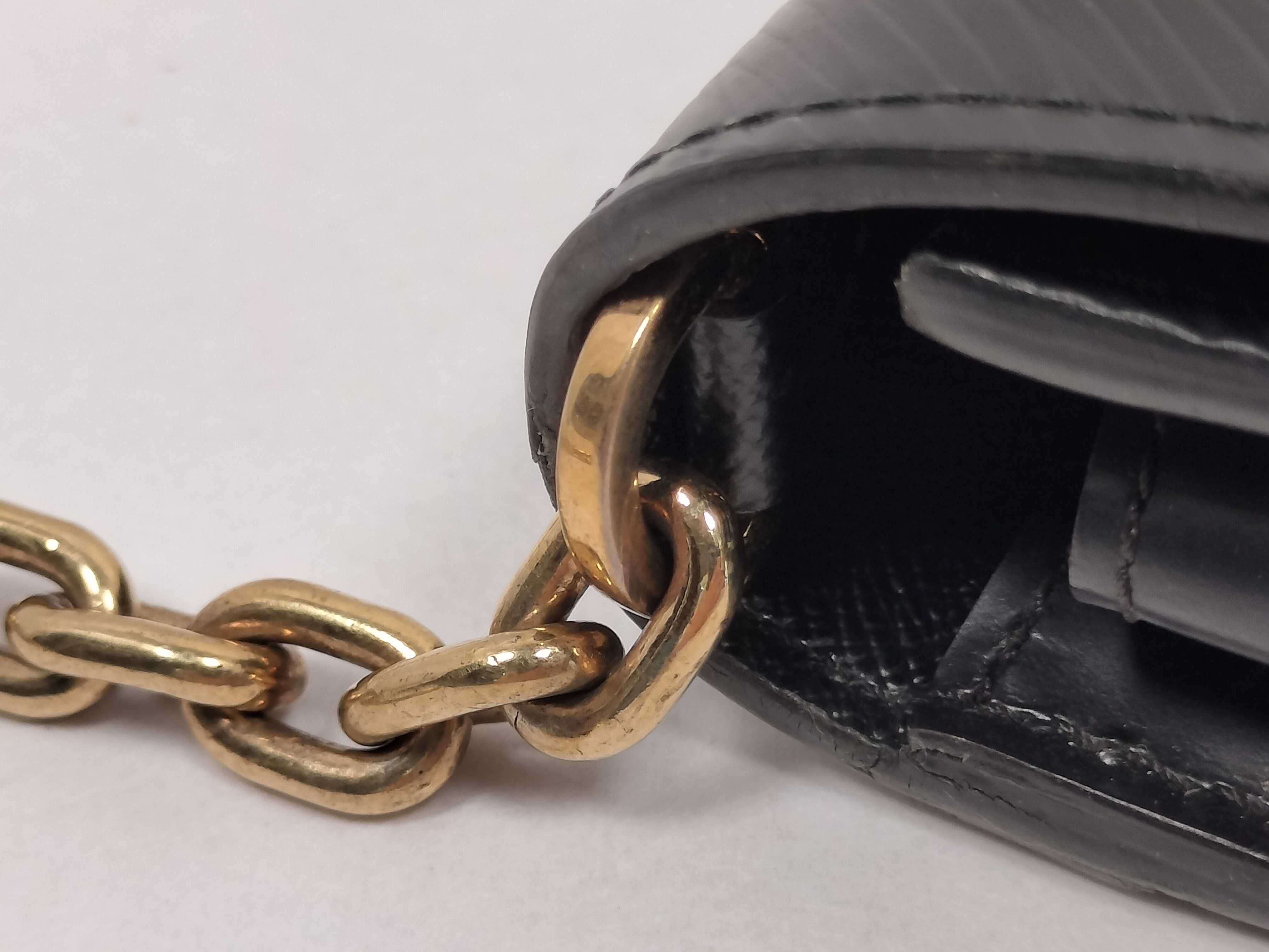 Epi Louis Vuitton Twist Chain Shoulder Bag — view 5