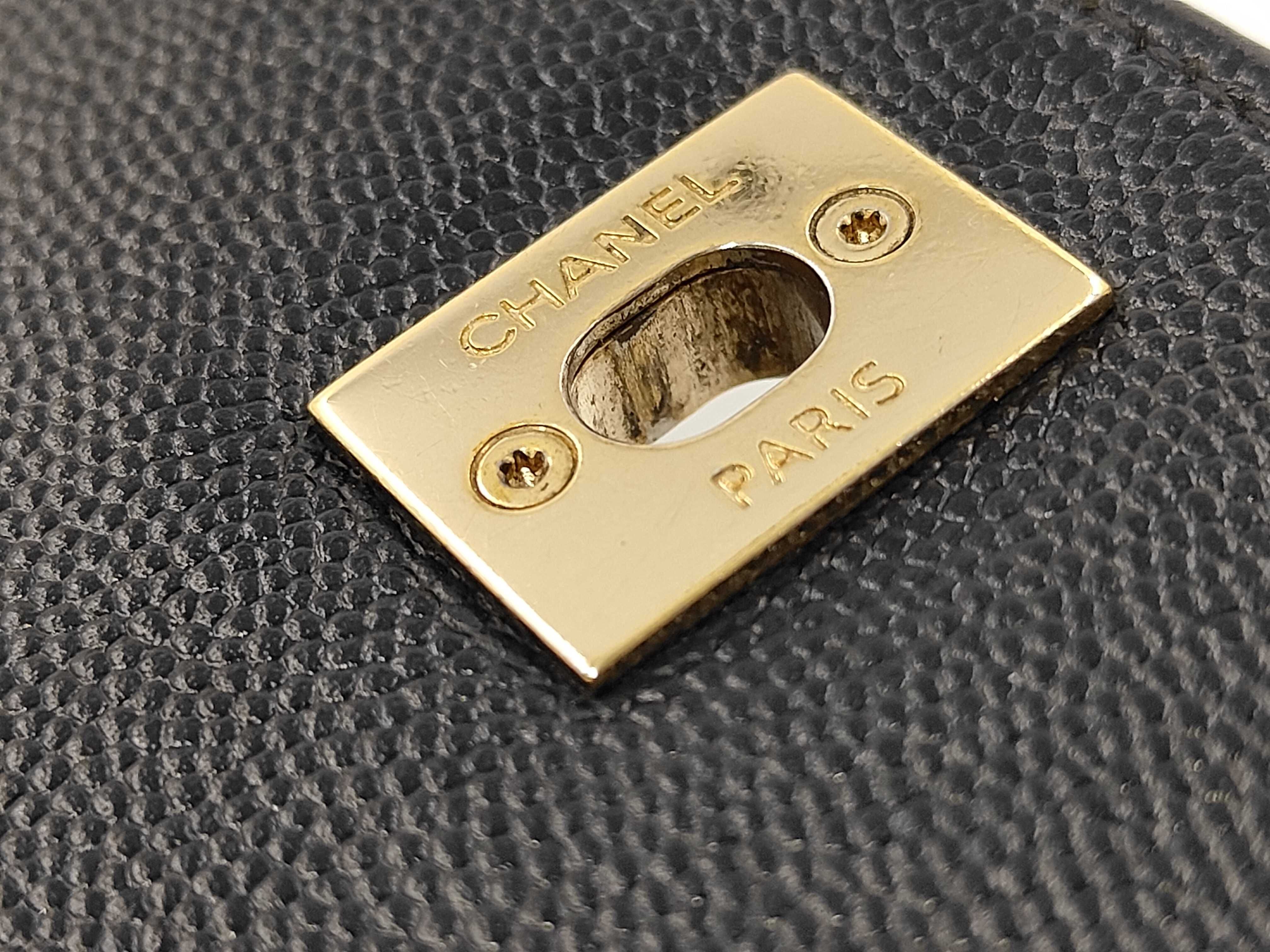 Matelassé Grained Calfskin Black Gold Shoulder Bag — view 10