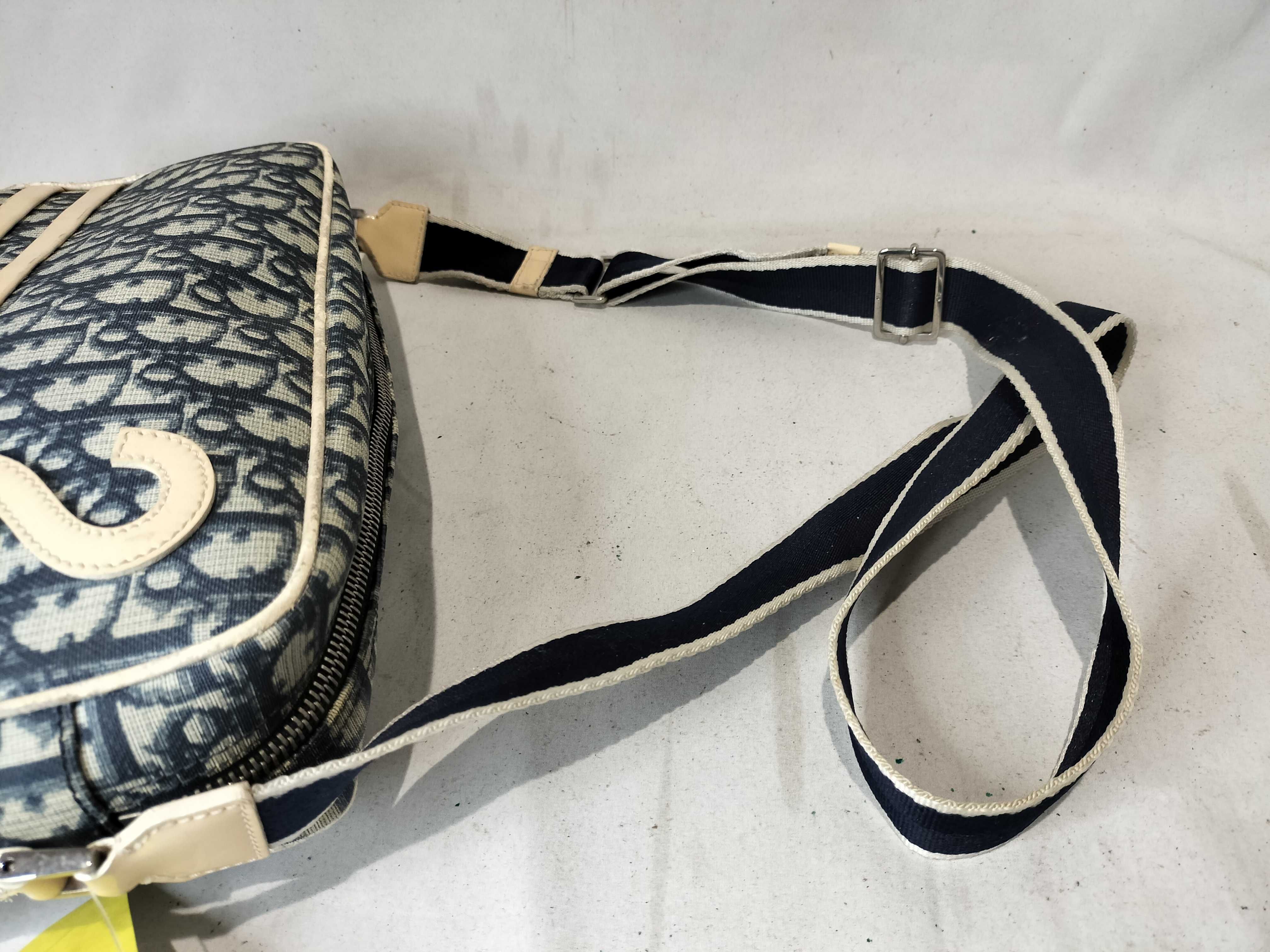 Trotter No.2 Shoulder Bag — view 4