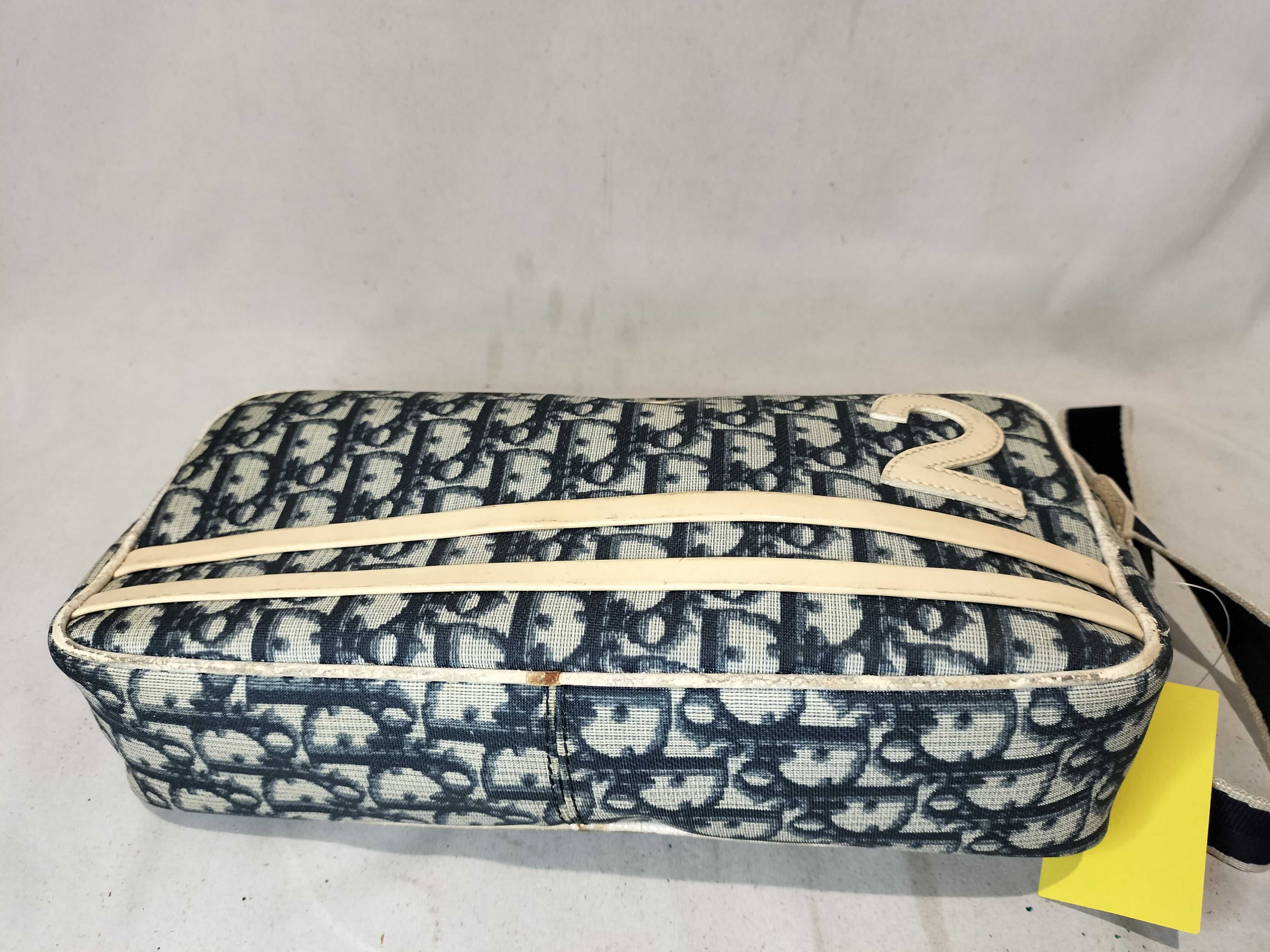 Trotter No.2 Shoulder Bag — view 8