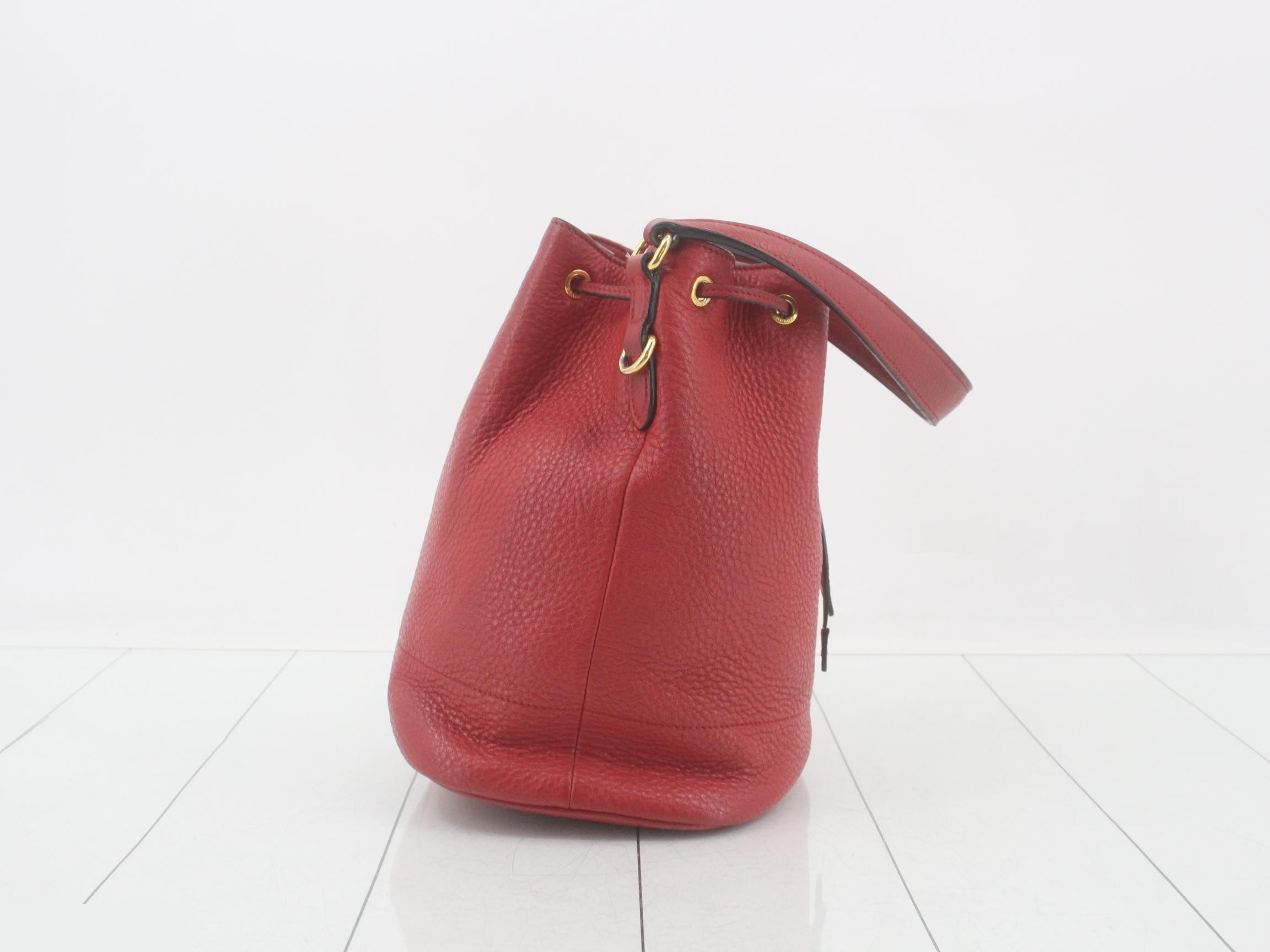 Vitello Daino Drawstring 2-Way Leather Bucket Bag Handbag Red — view 4