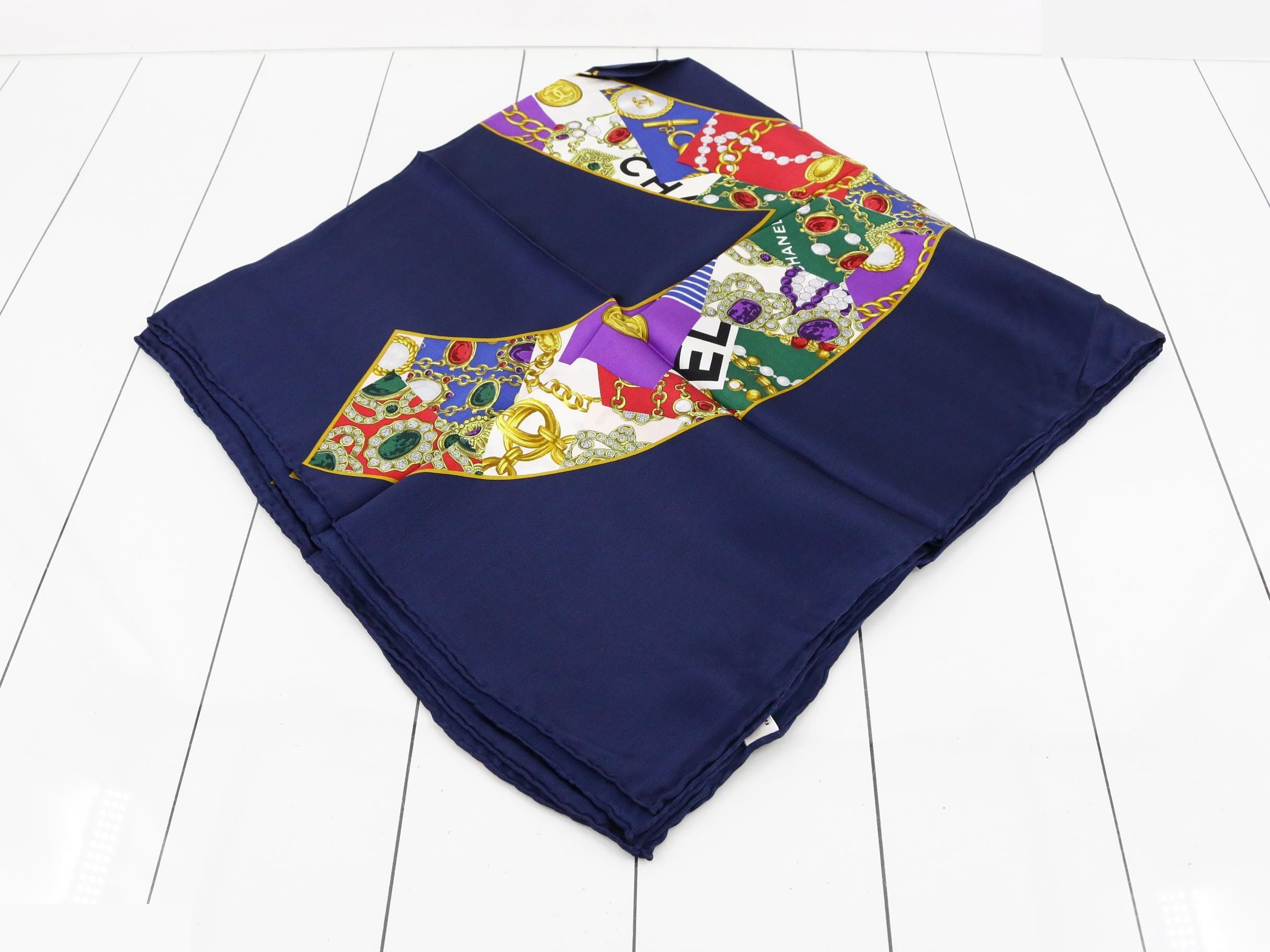 scarf — view 2