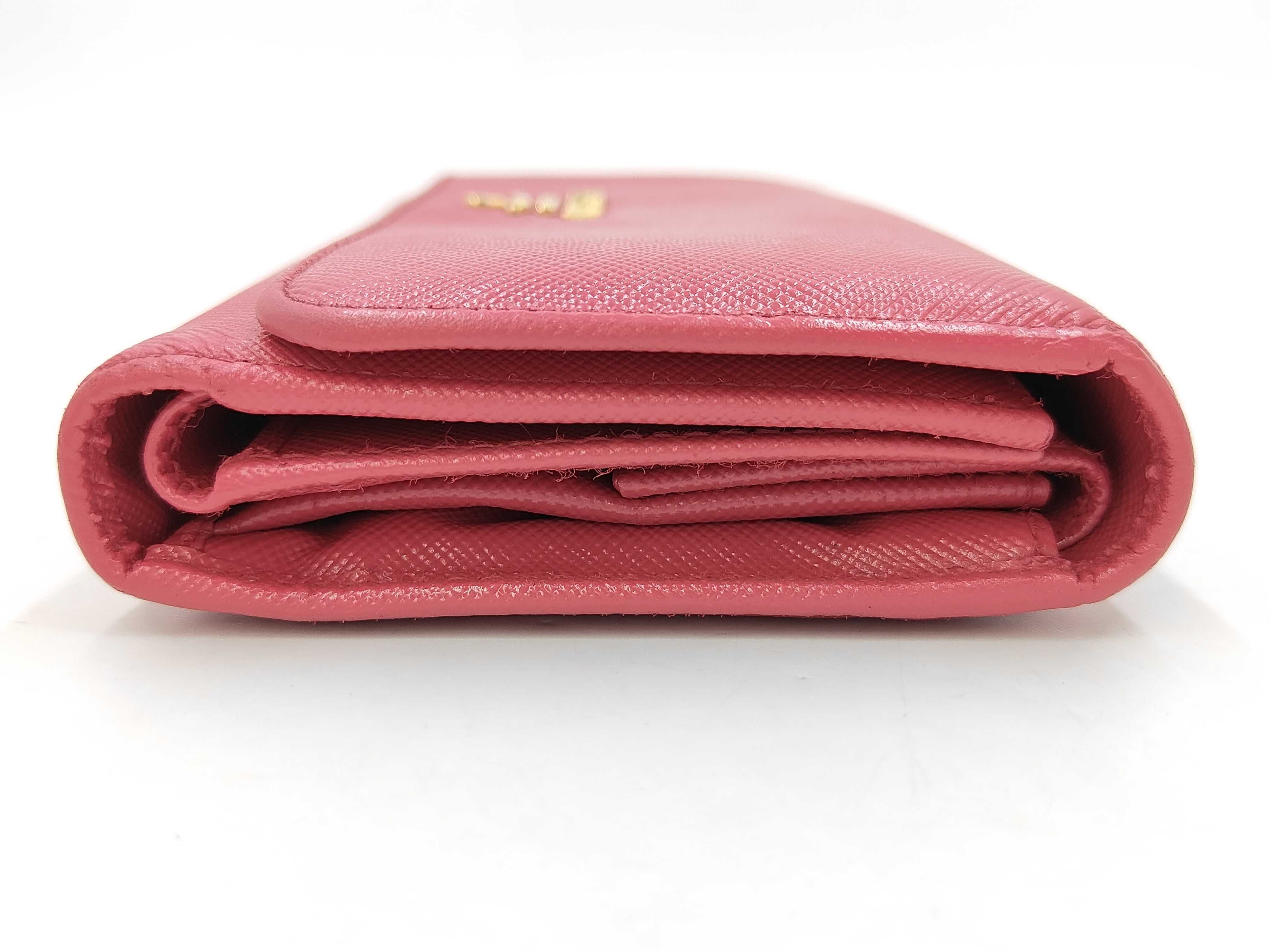 Gold Metal Logo Saffiano Medium Wallet Pink 1M1404 Wallet — view 4