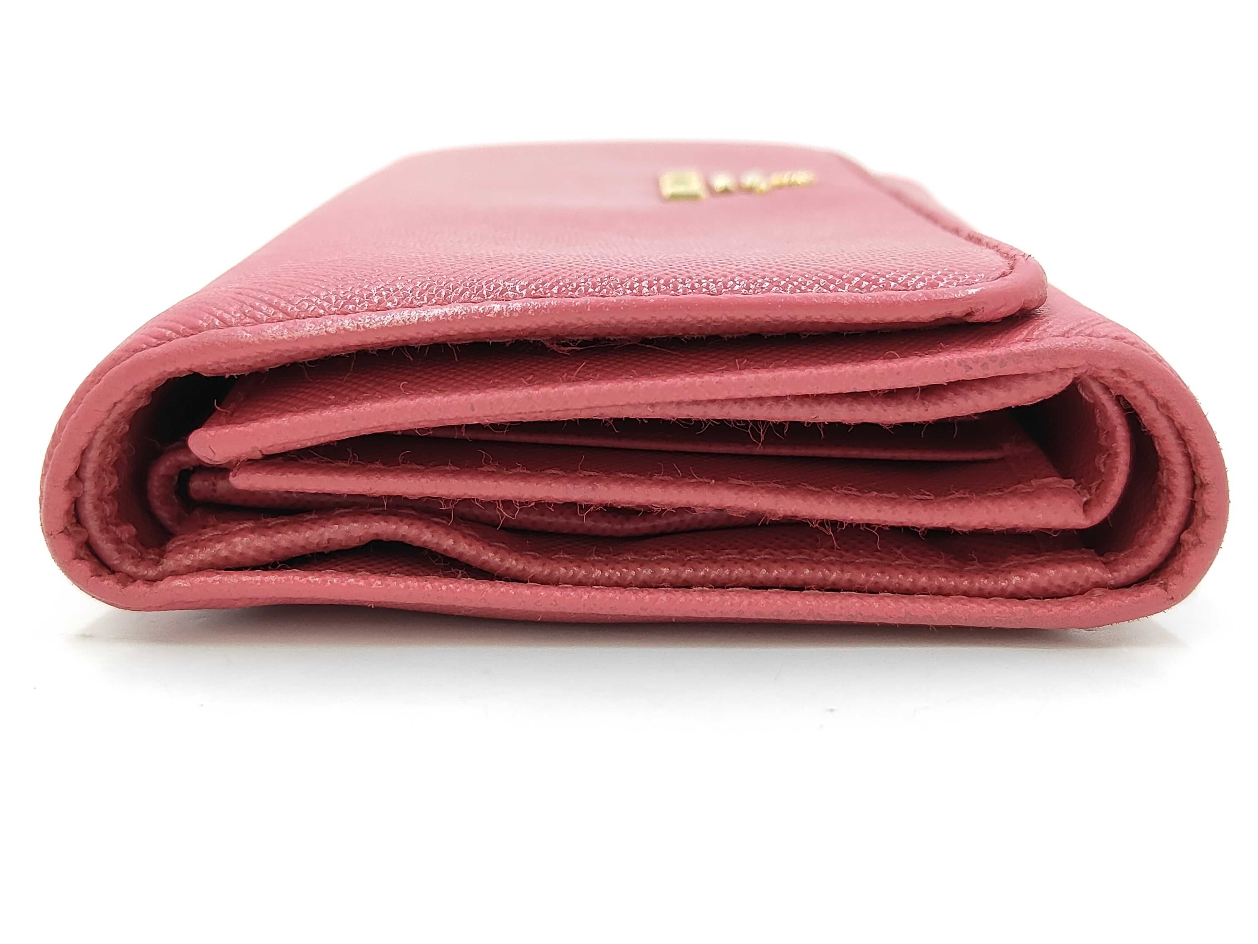 Gold Metal Logo Saffiano Medium Wallet Pink 1M1404 Wallet — view 6
