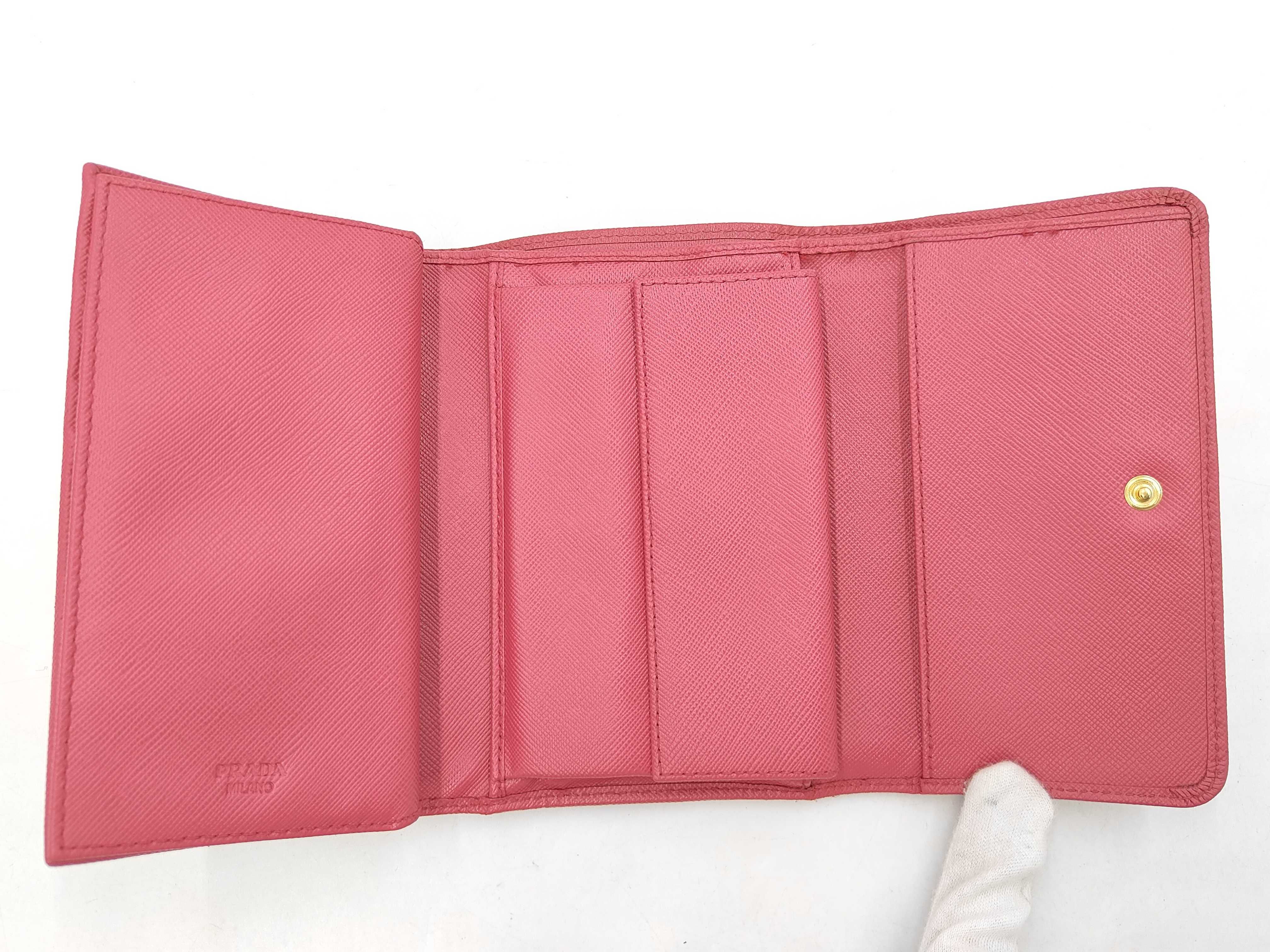 Gold Metal Logo Saffiano Medium Wallet Pink 1M1404 Wallet — view 8