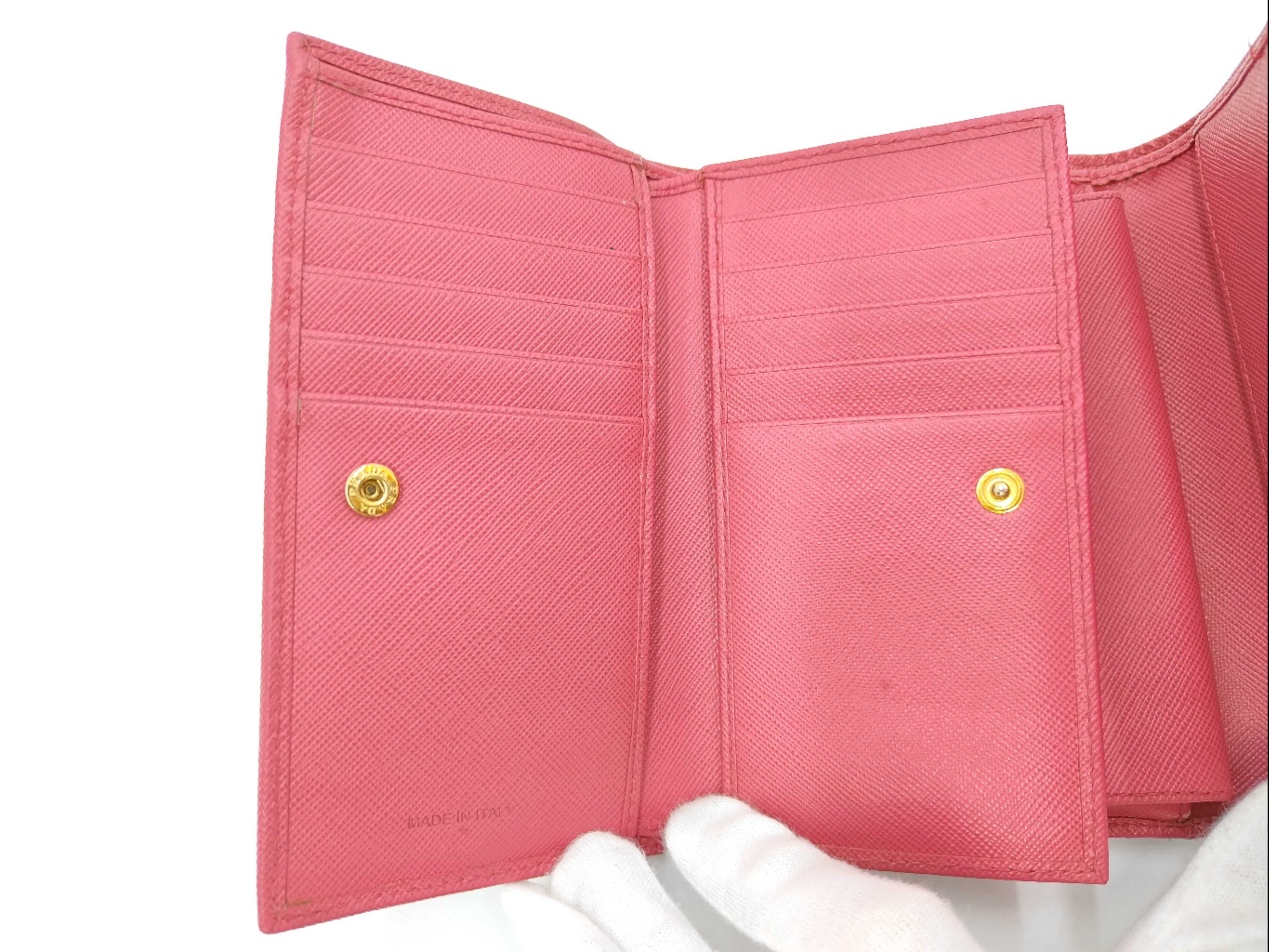Gold Metal Logo Saffiano Medium Wallet Pink 1M1404 Wallet — view 10