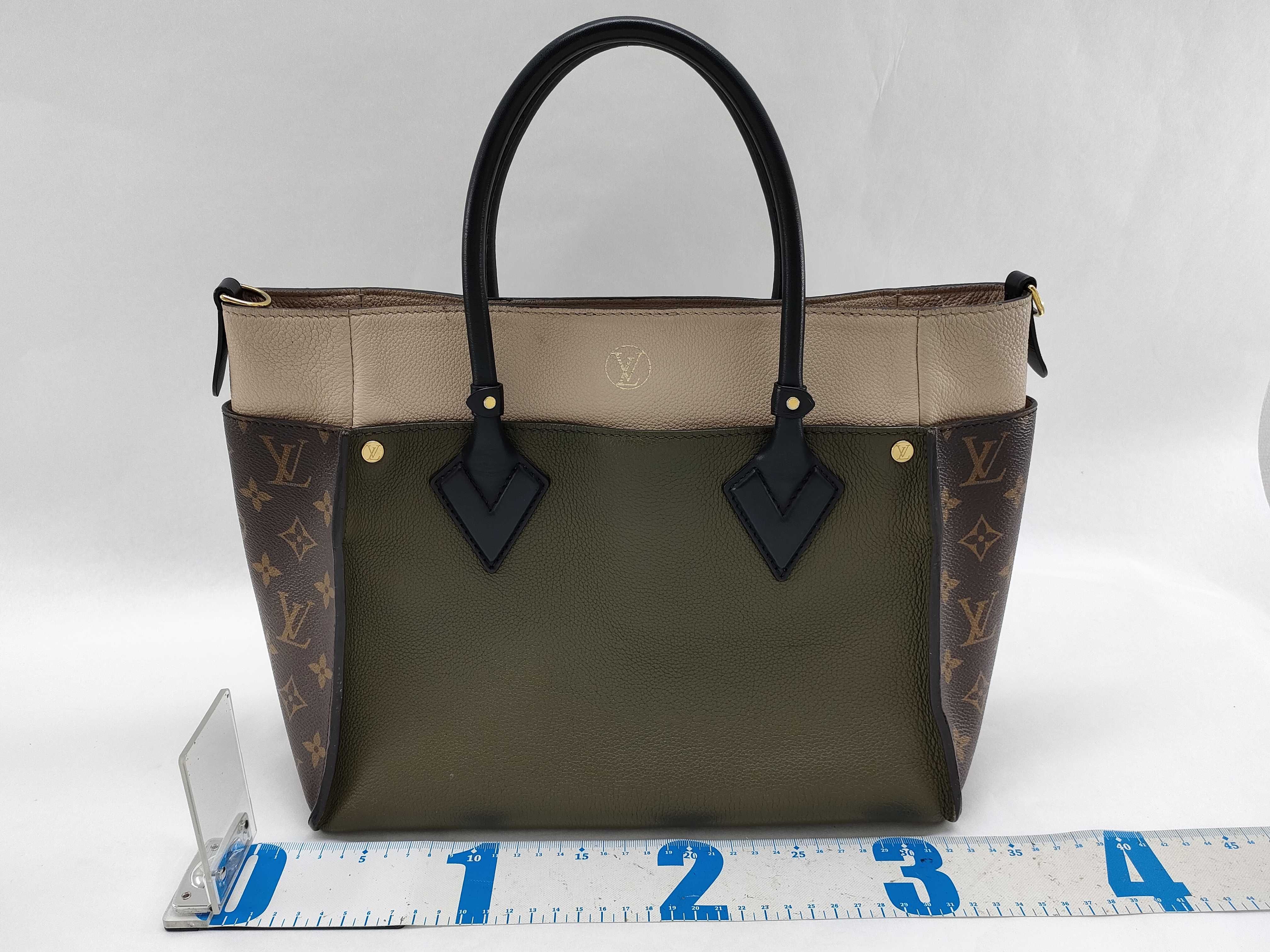 Monogram Louis Vuitton Tote Bag Handbag — view 2