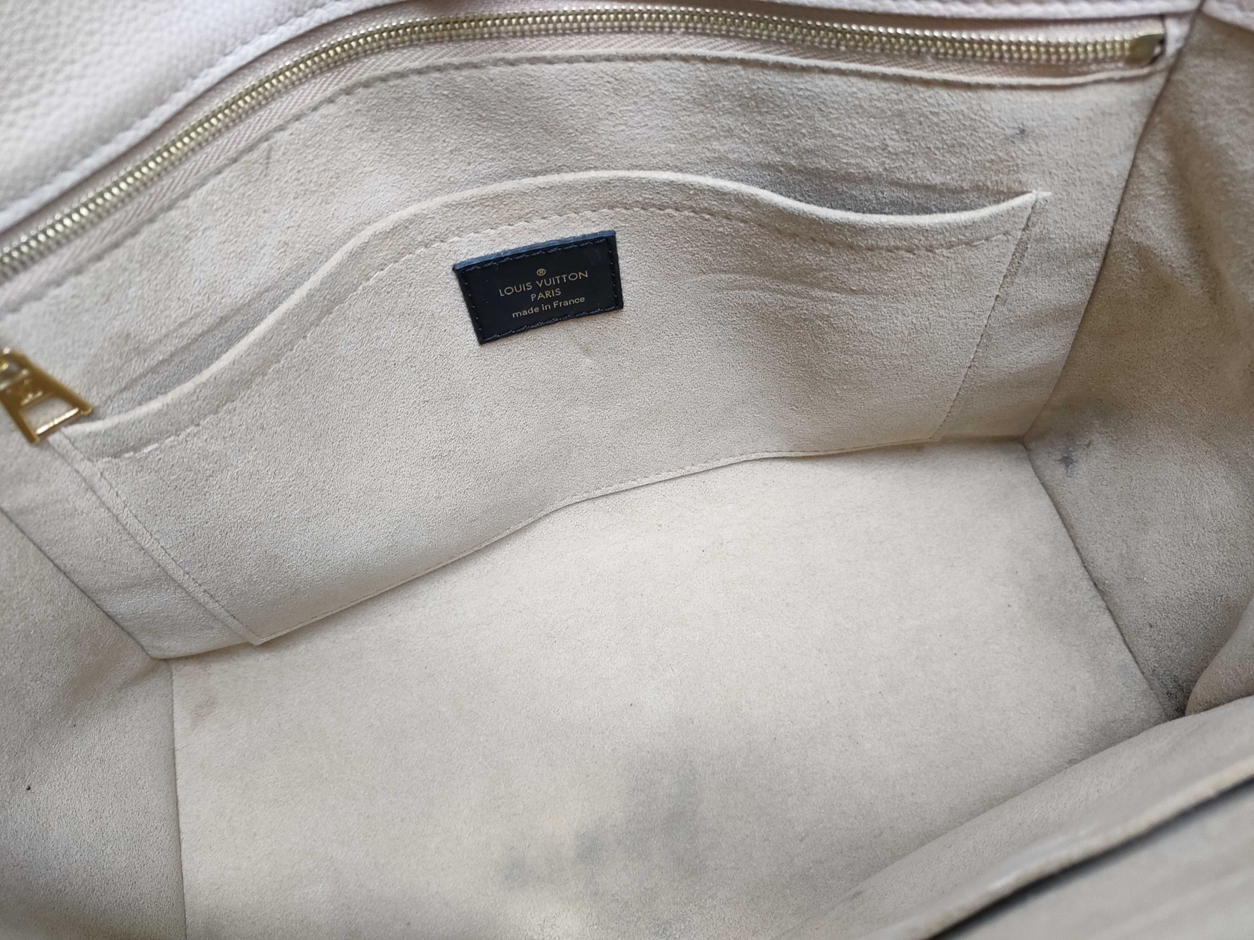 Monogram Louis Vuitton Tote Bag Handbag — view 9