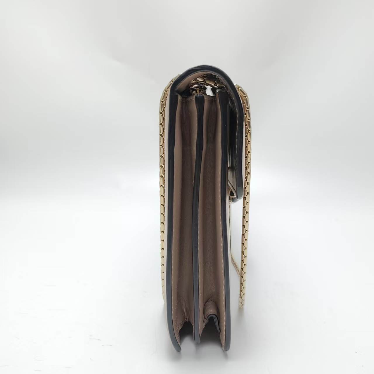 【*Shipped from: China*】BVLGARI Bulgari Serpenti Forever Leather Shoulder Bag — view 4