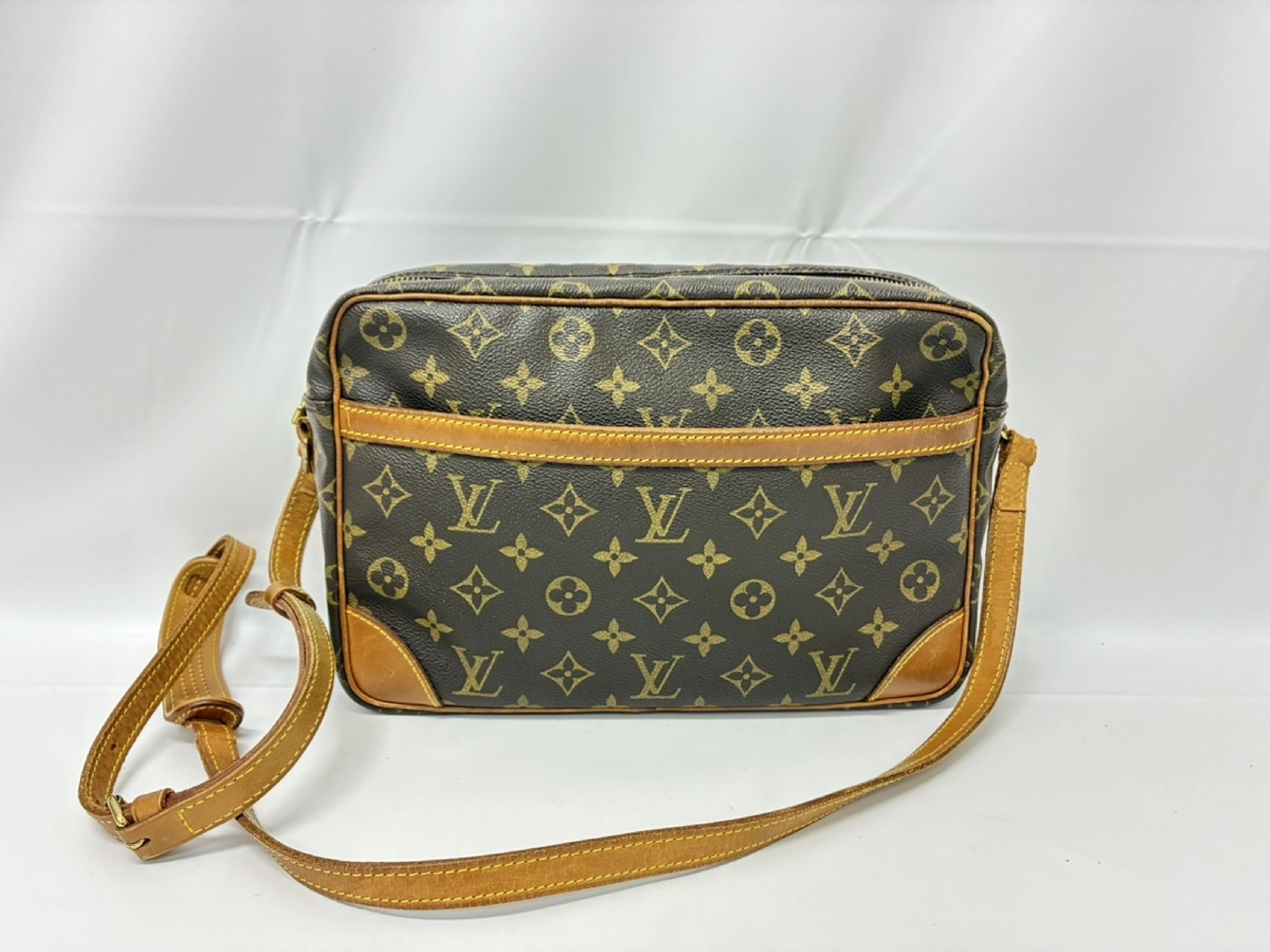 Trocadero 30 M51272 Shoulder Bag