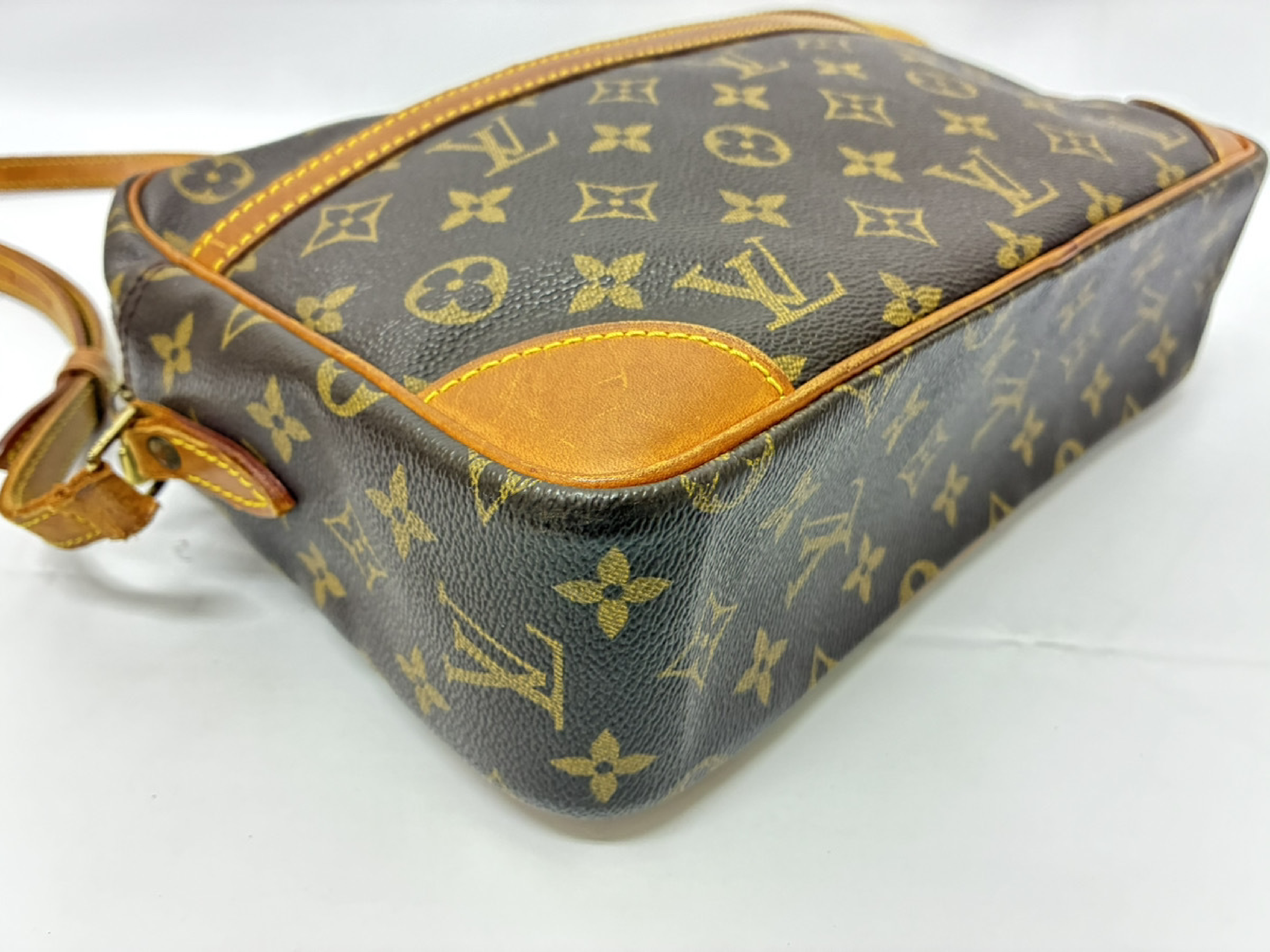 Trocadero 30 M51272 Shoulder Bag — view 3