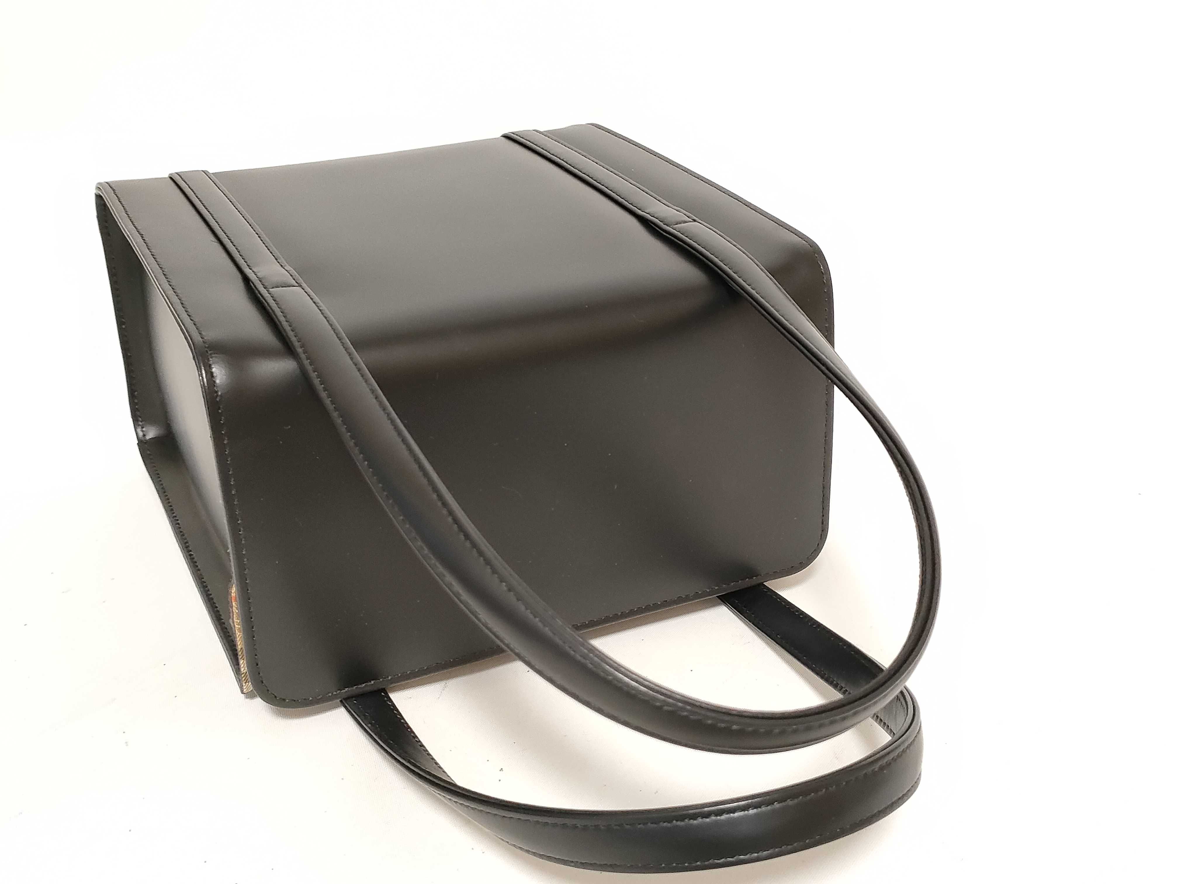 handbag — view 3