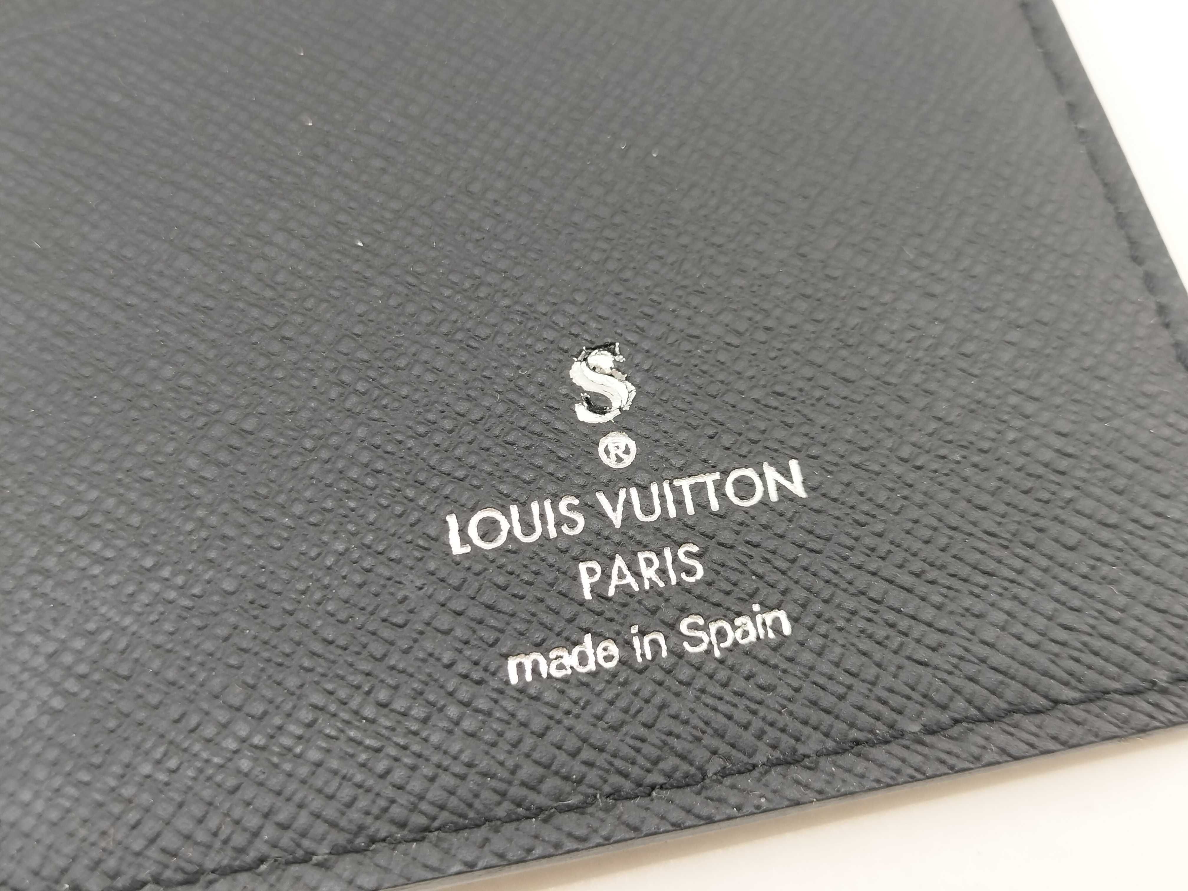 Epi Leather Wallet, Plaza Noir CA4139 — view 9