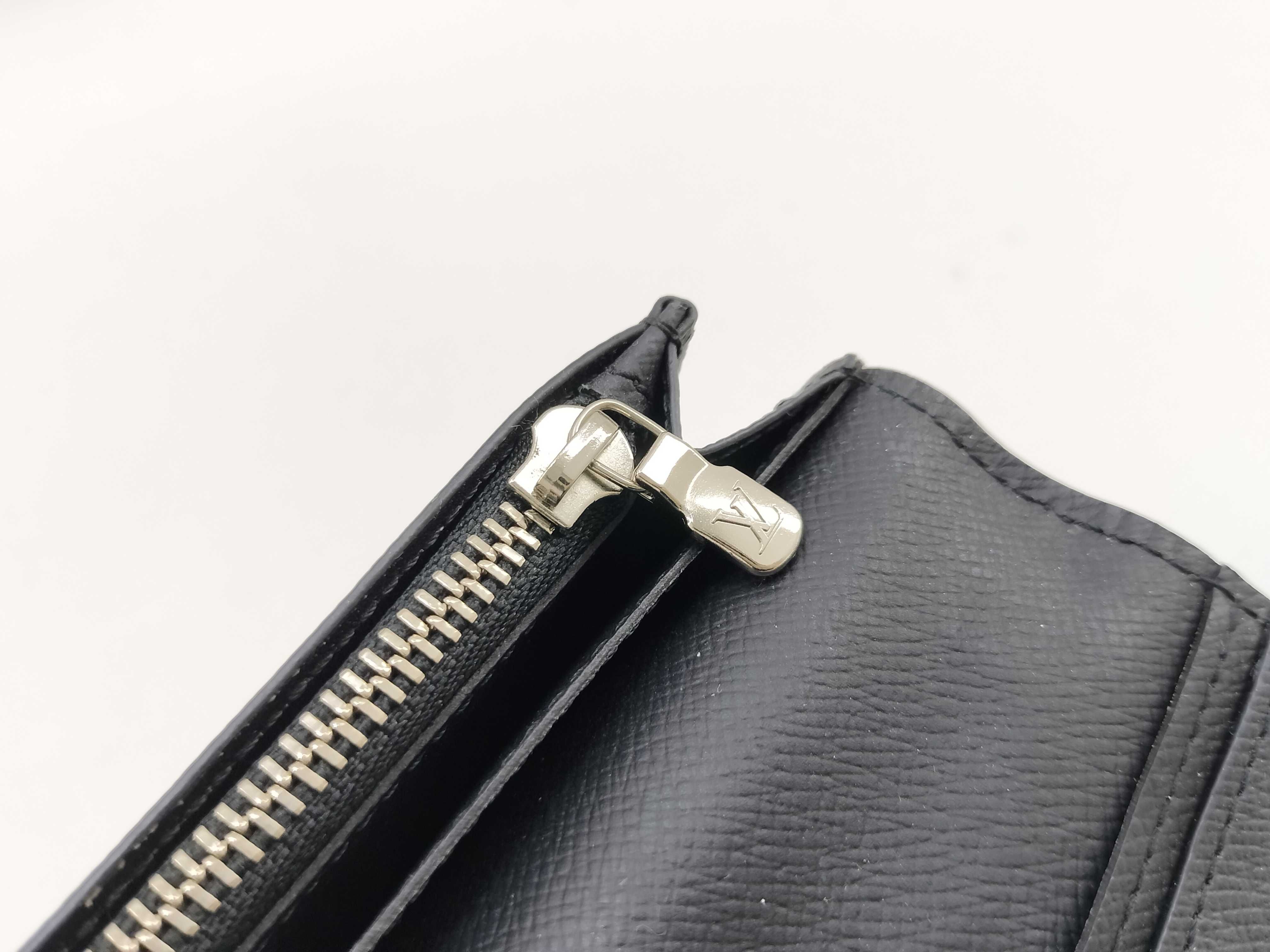 Epi Leather Wallet, Plaza Noir CA4139 — view 10