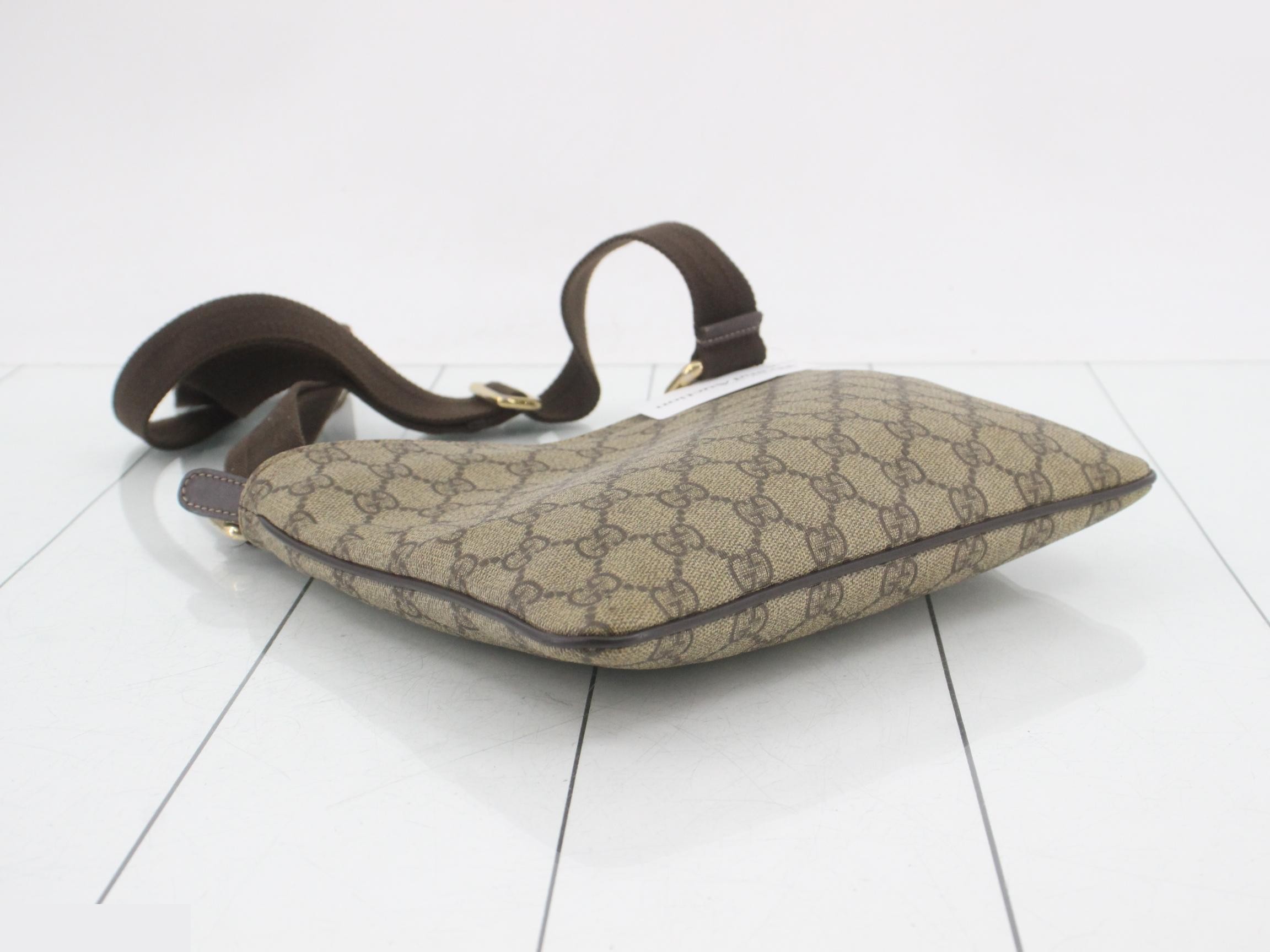 GG Supreme Shoulder Bag — view 5