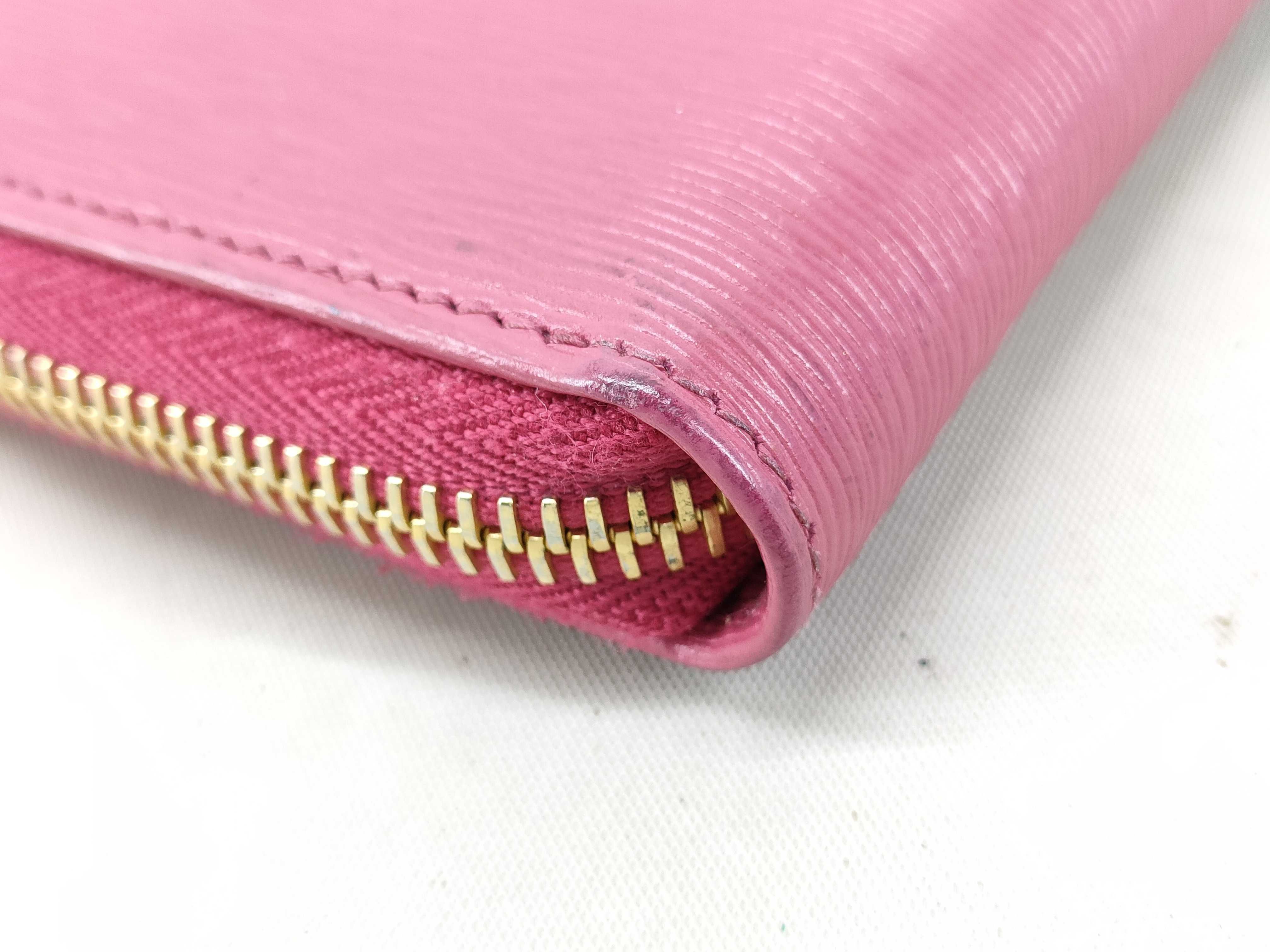 logo hardware Vitello Move leather round zip coin case — view 3