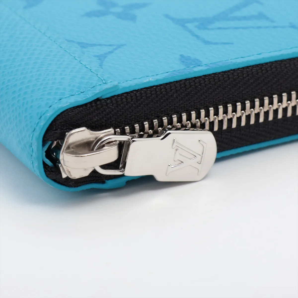 Taigarama Zippy Wallet Horizontal - Blue Round Zip Wallet M28396 (RFID detected) — view 11