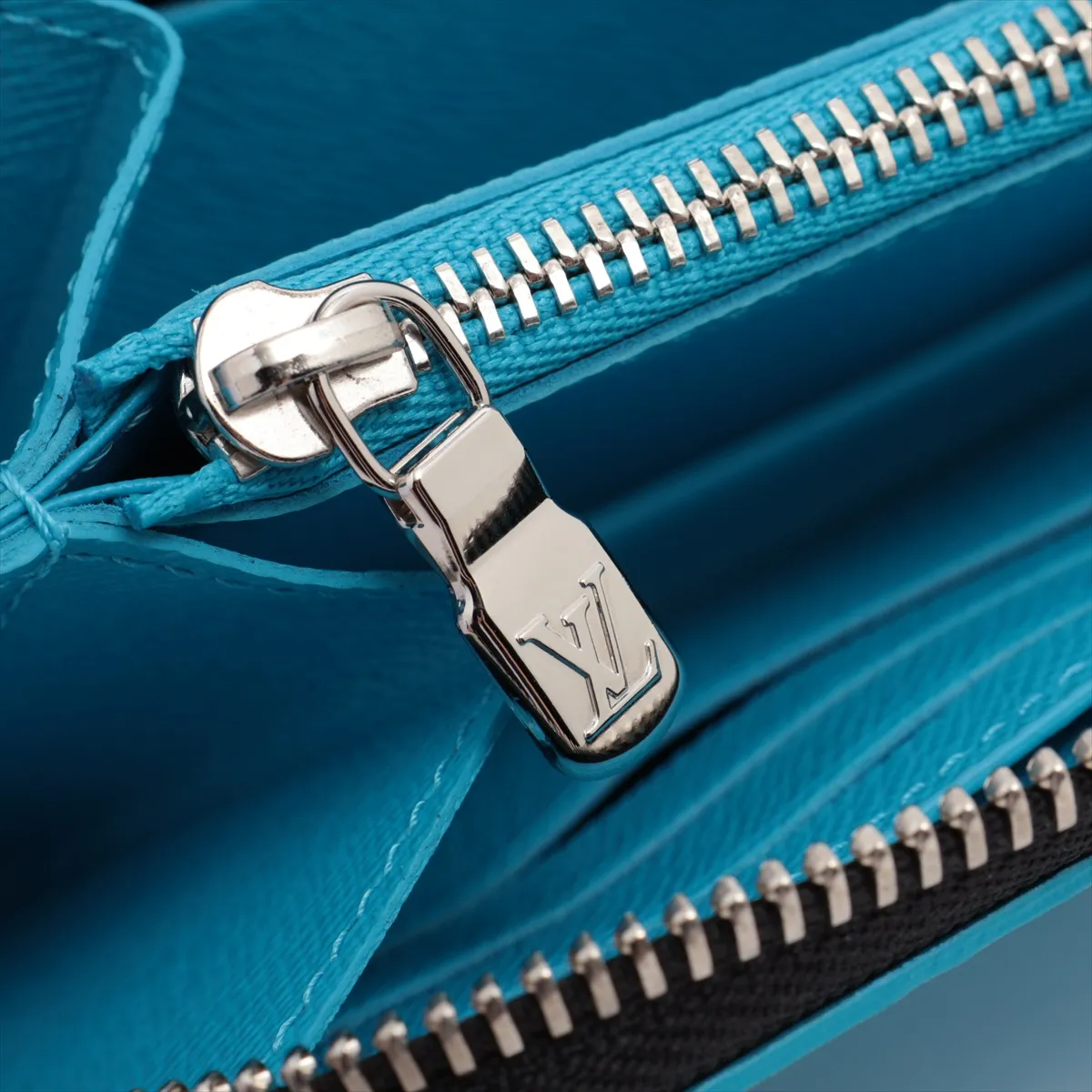 Taigarama Zippy Wallet Horizontal - Blue Round Zip Wallet M28396 (RFID detected) — view 10